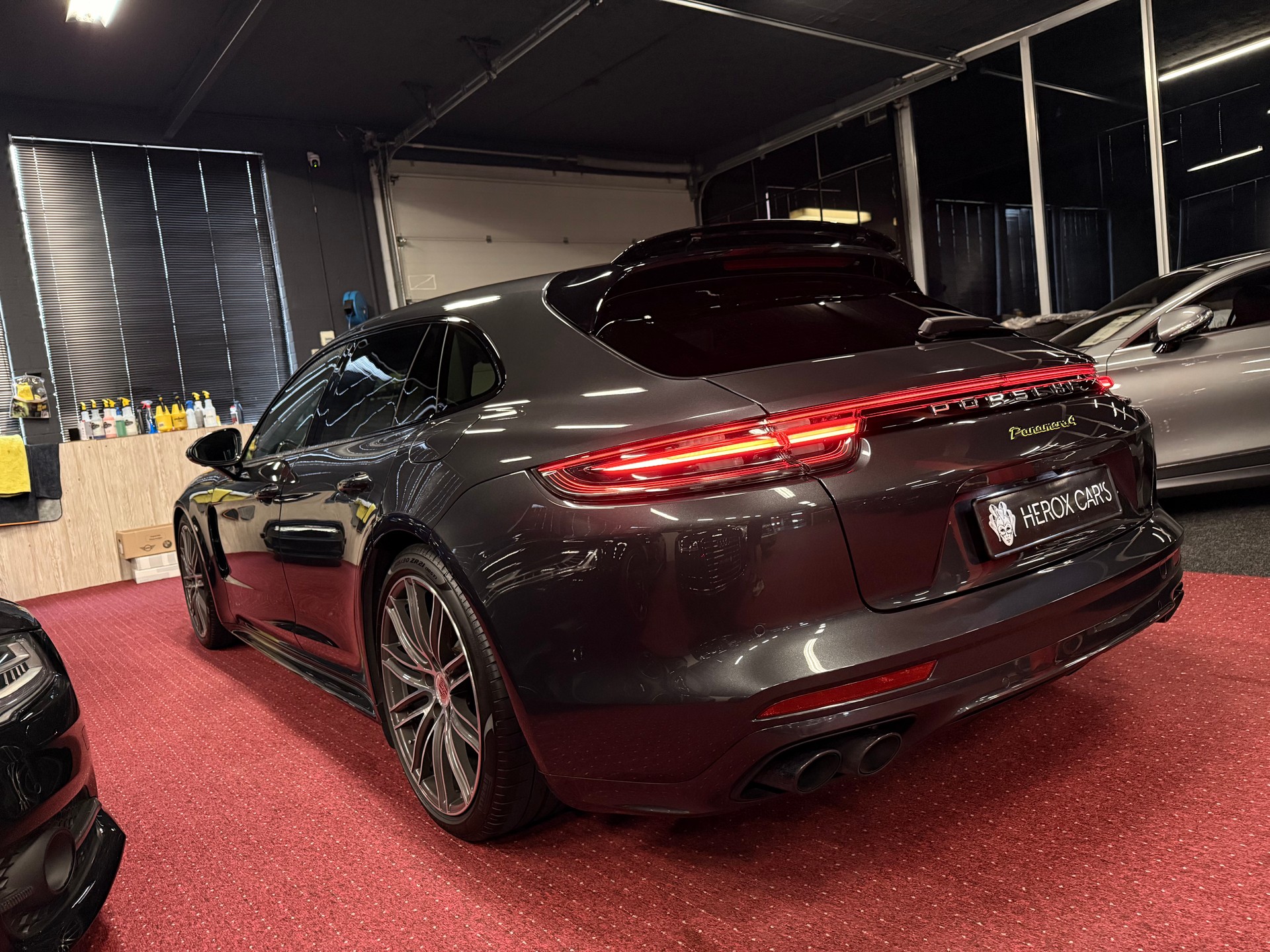 PORSCHE Panamera 4 E-Hybrid Sport Turismo / ** Vollausstattung - Porsche Service Historie **-image-9