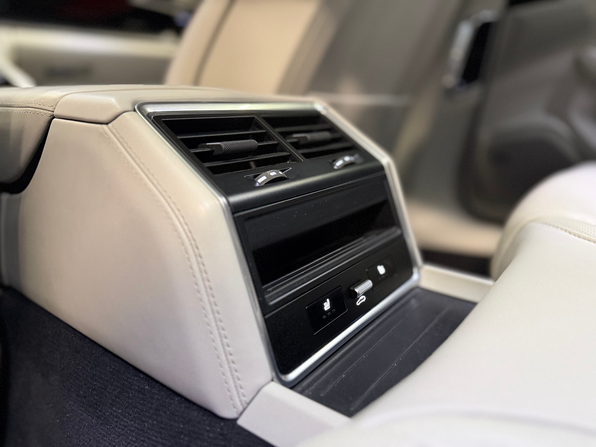 PORSCHE Panamera 4 E-Hybrid Sport Turismo / ** Vollausstattung - Porsche Service Historie **-image-23