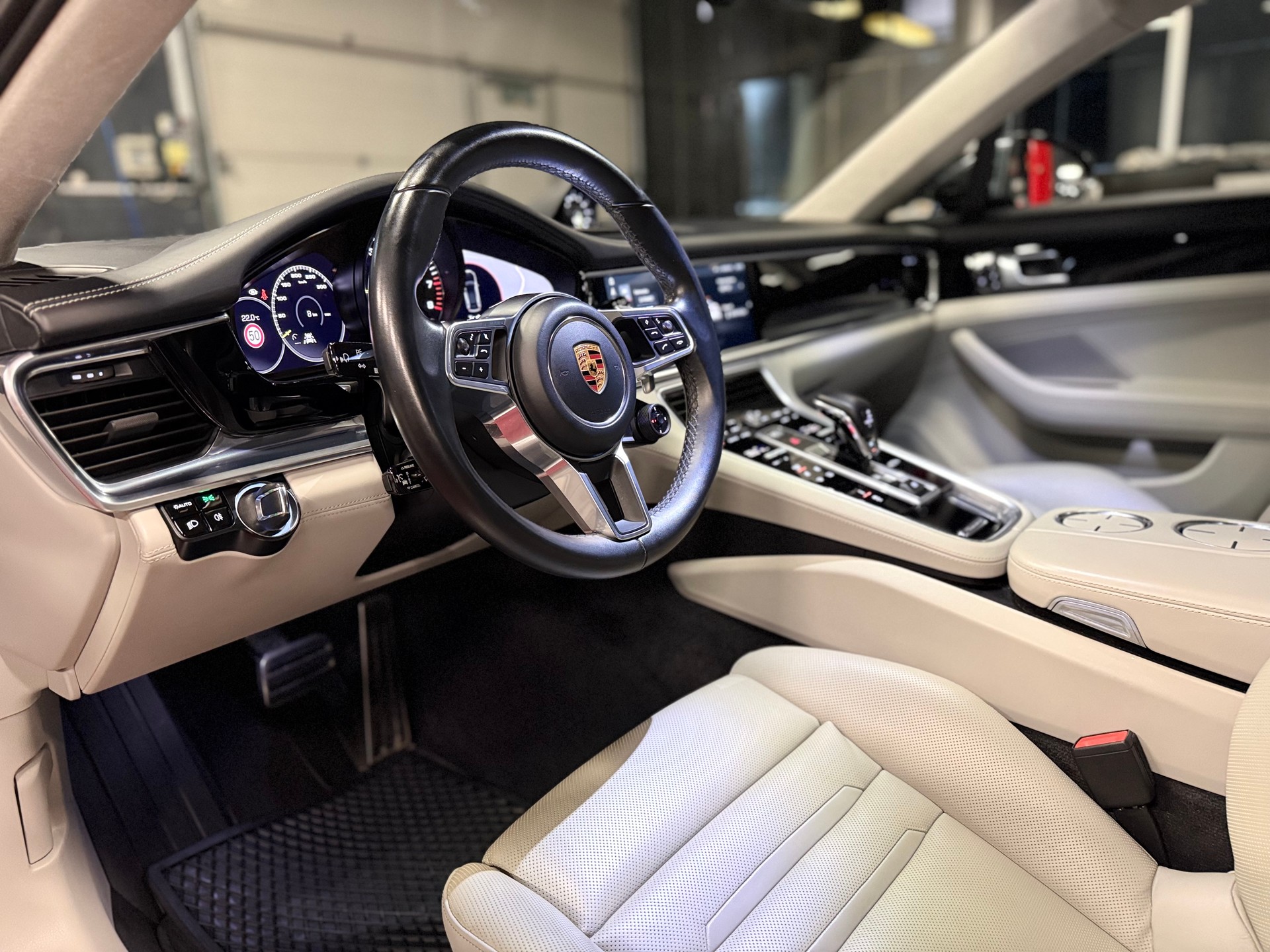 PORSCHE Panamera 4 E-Hybrid Sport Turismo / ** Vollausstattung - Porsche Service Historie **-image-11