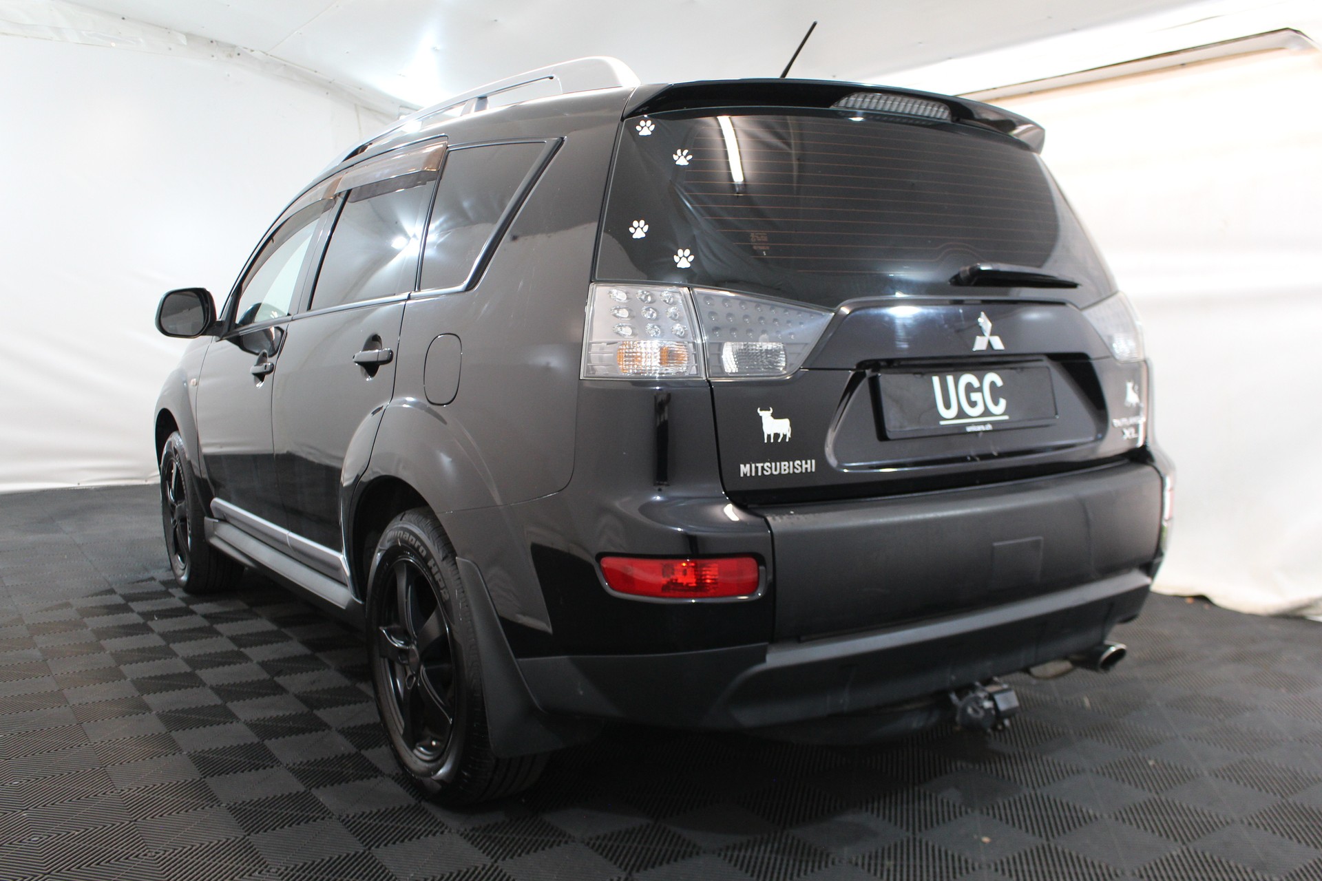 MITSUBISHI Outlander 2.4 MIVEC Invite CVT-showroom-element-3