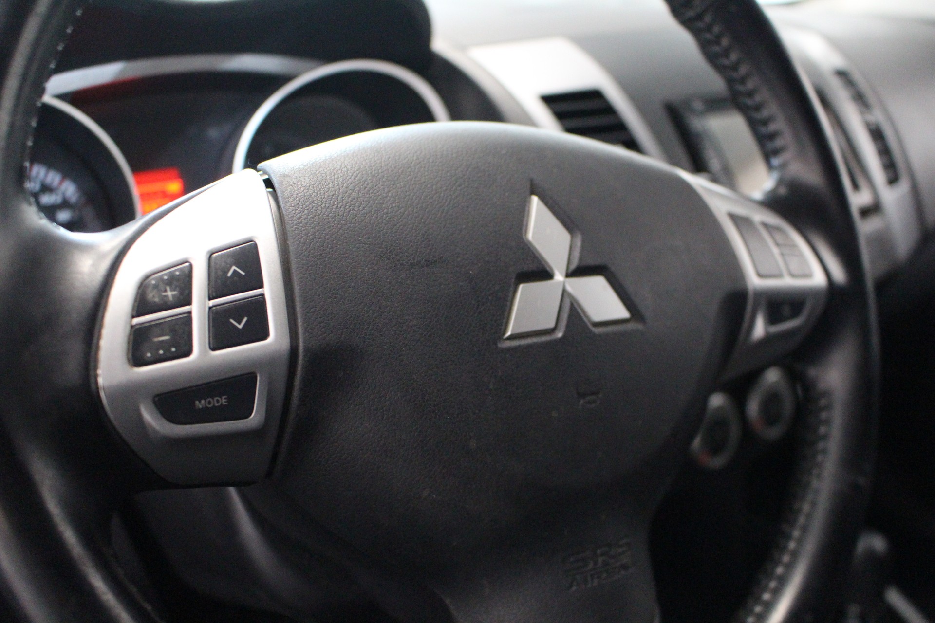 MITSUBISHI Outlander 2.4 MIVEC Invite CVT-image-14