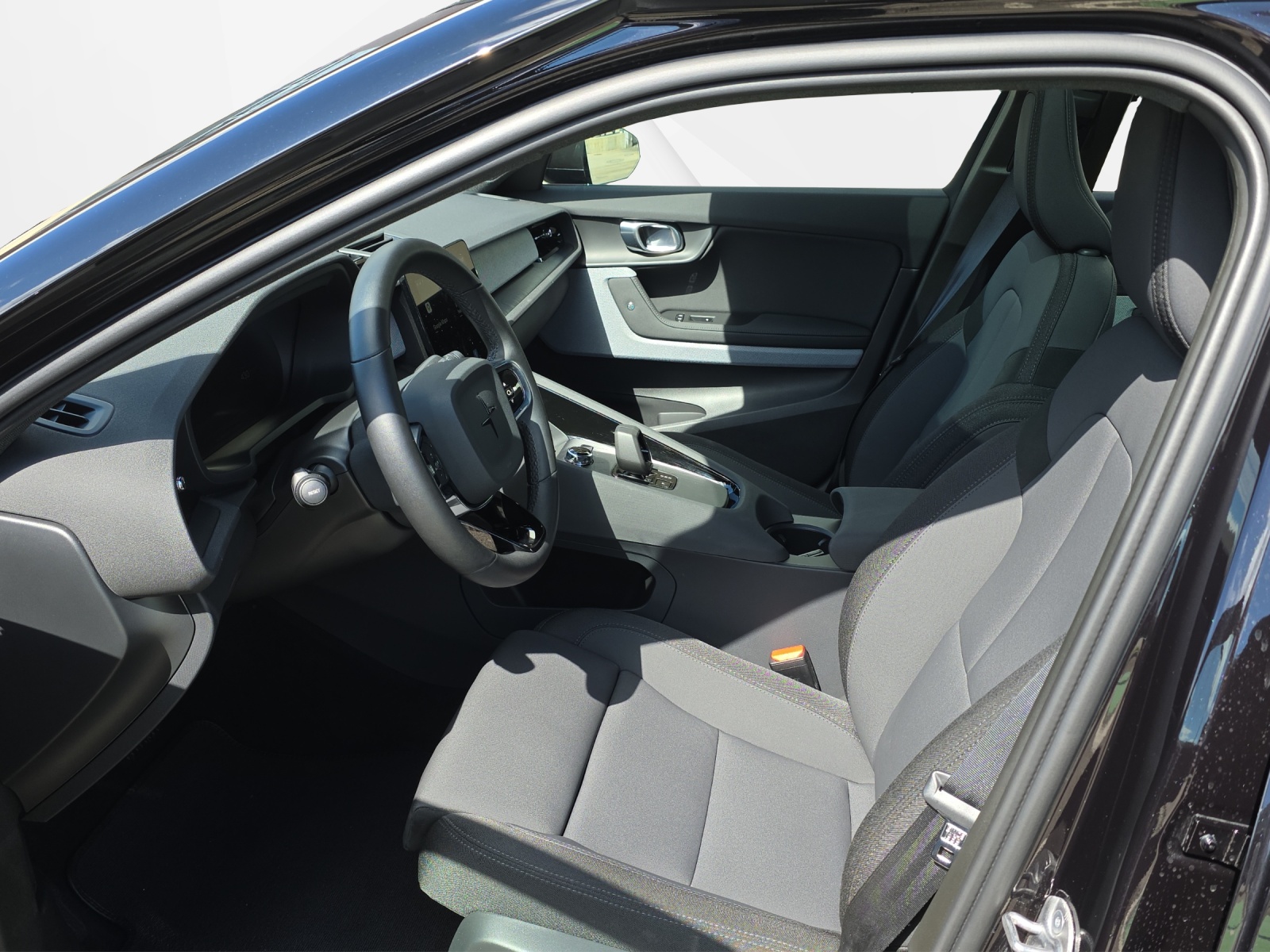 POLESTAR 2 Long Range Dual Motor-image-9