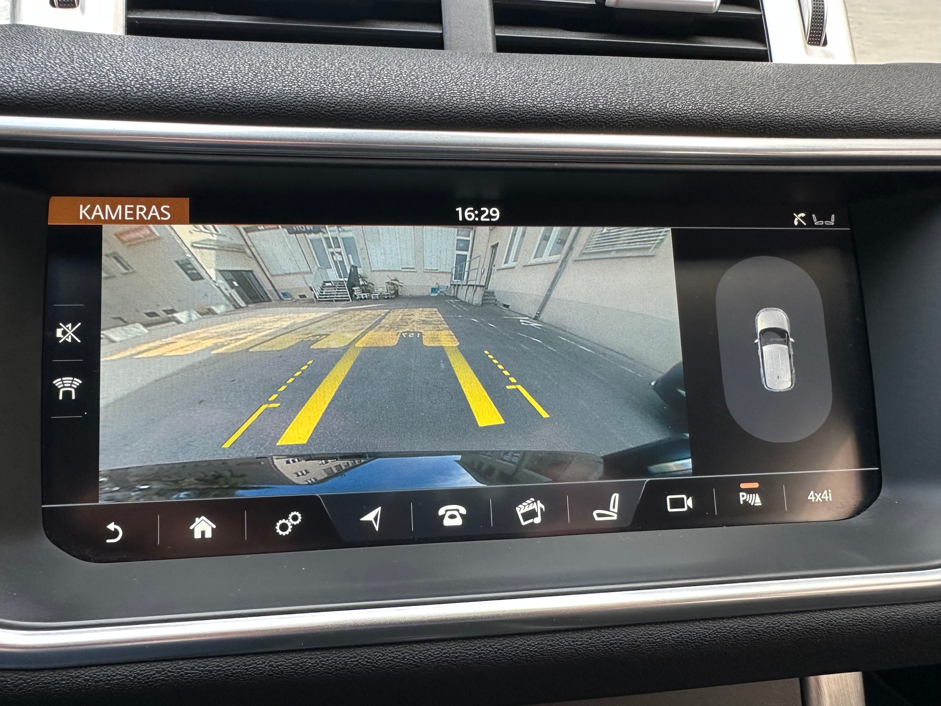 LAND ROVER Range Rover Evoque 2.0 Si4 SE AT9-image-23