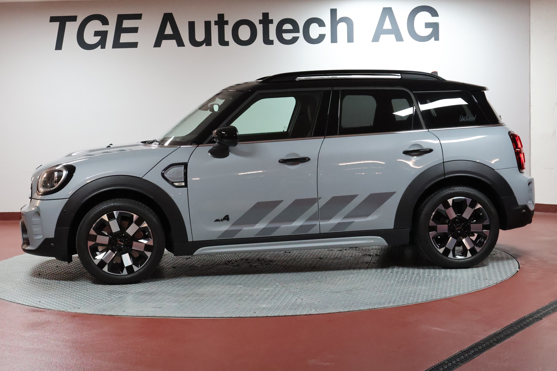MINI Countryman Cooper S Untamed Edition ALL4 Steptronic-showroom-element-3