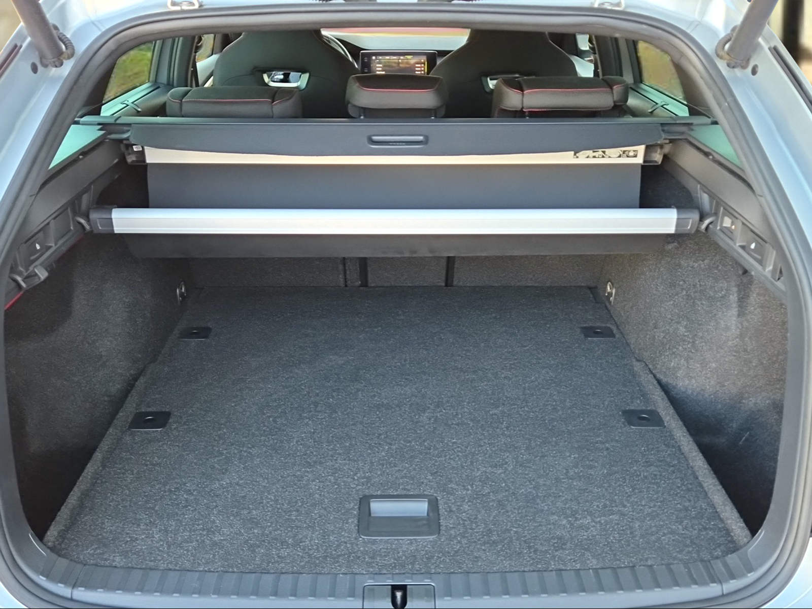 SKODA Octavia Combi 2.0 TDI DSG RS 4x4 Brilliant Silber Metallic-image-5