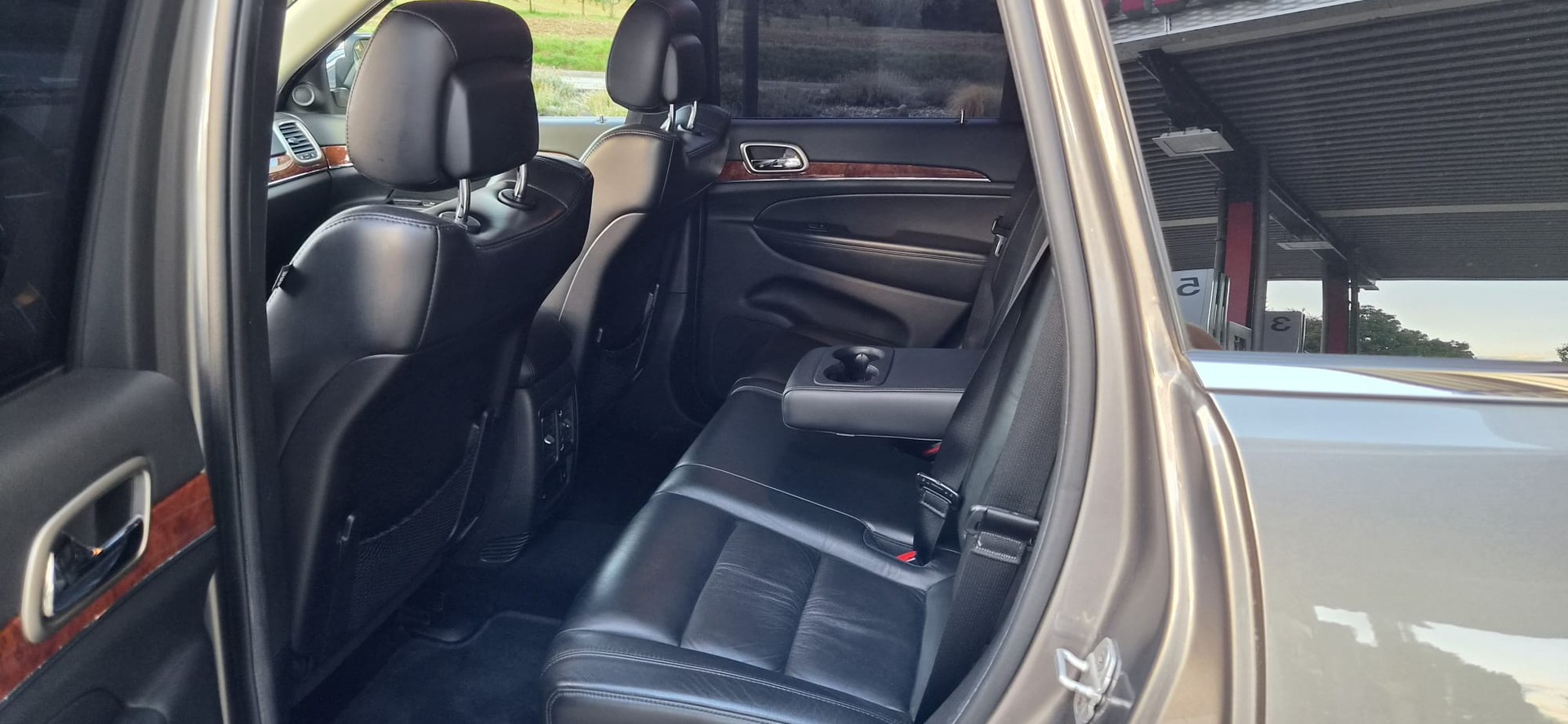 JEEP Grand Cherokee 3.6 V6 Limited Automatic-image-6