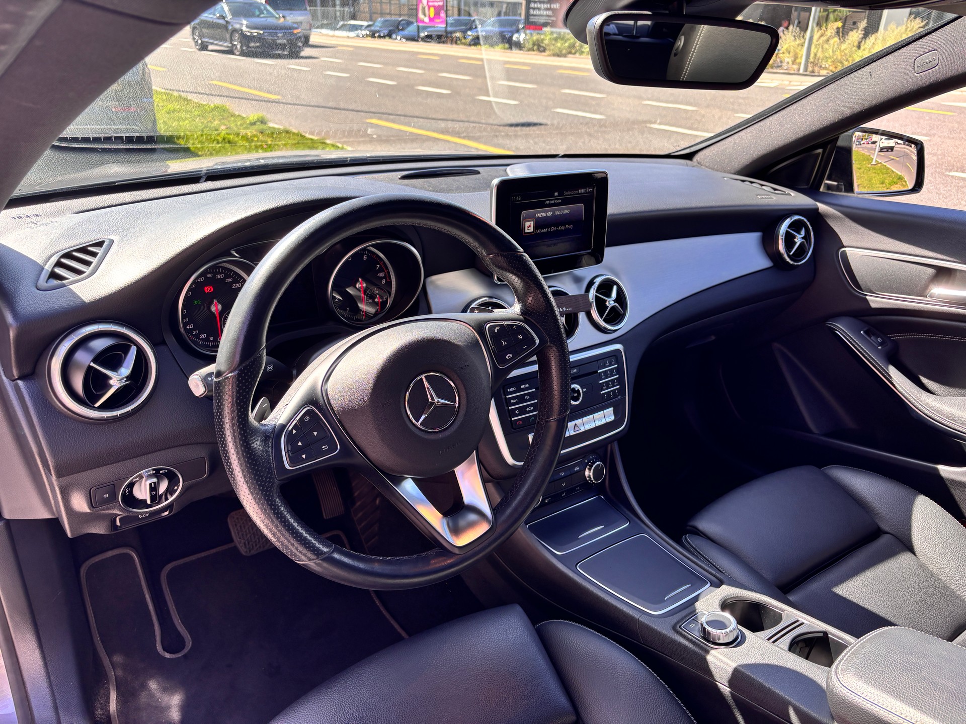 MERCEDES-BENZ CLA 200 Night Star-image-7