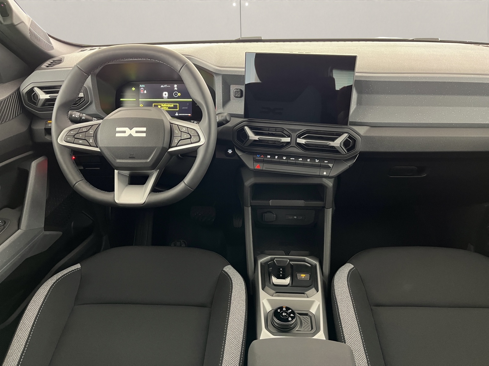 DACIA Duster 1.2 Hybrid Journey 4WD-image-8