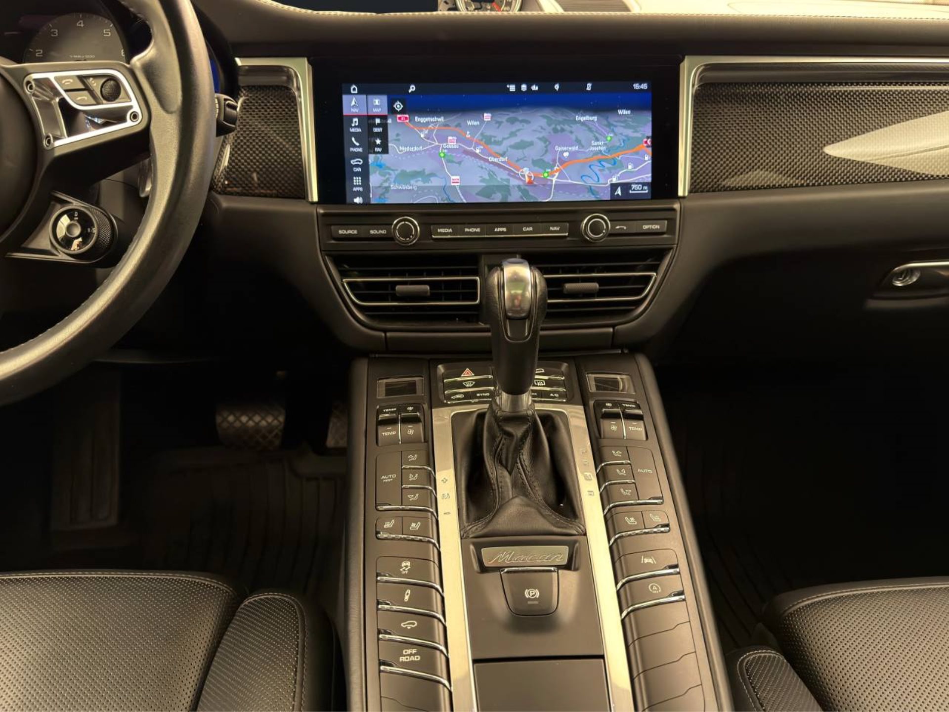 PORSCHE Macan S-image-18