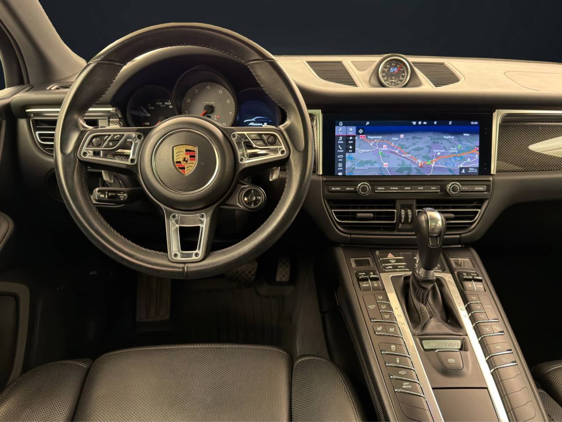 PORSCHE Macan S-image-19