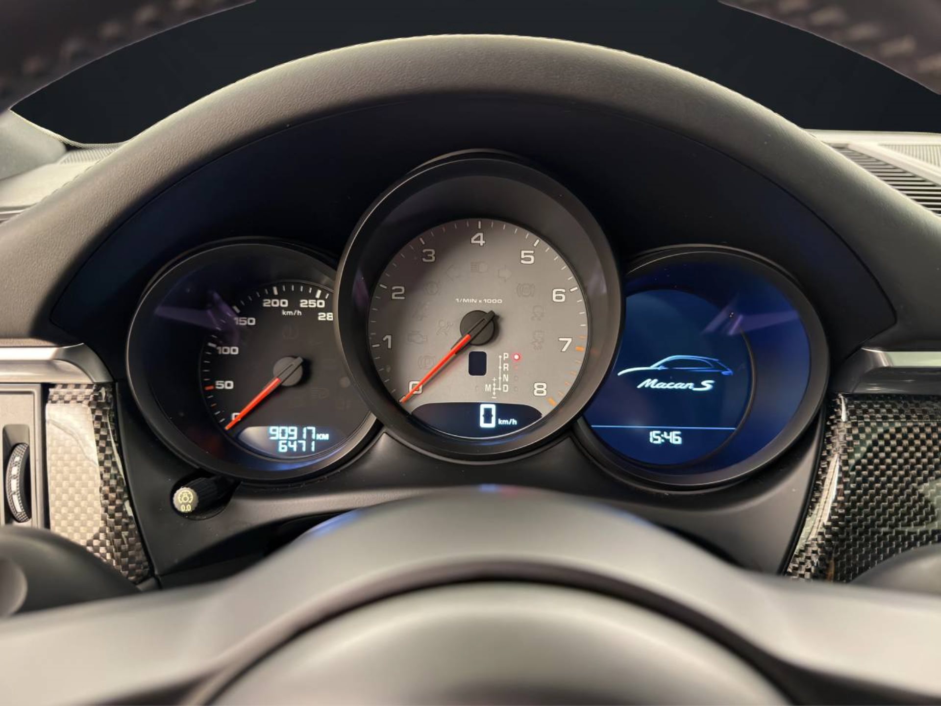 PORSCHE Macan S-image-20