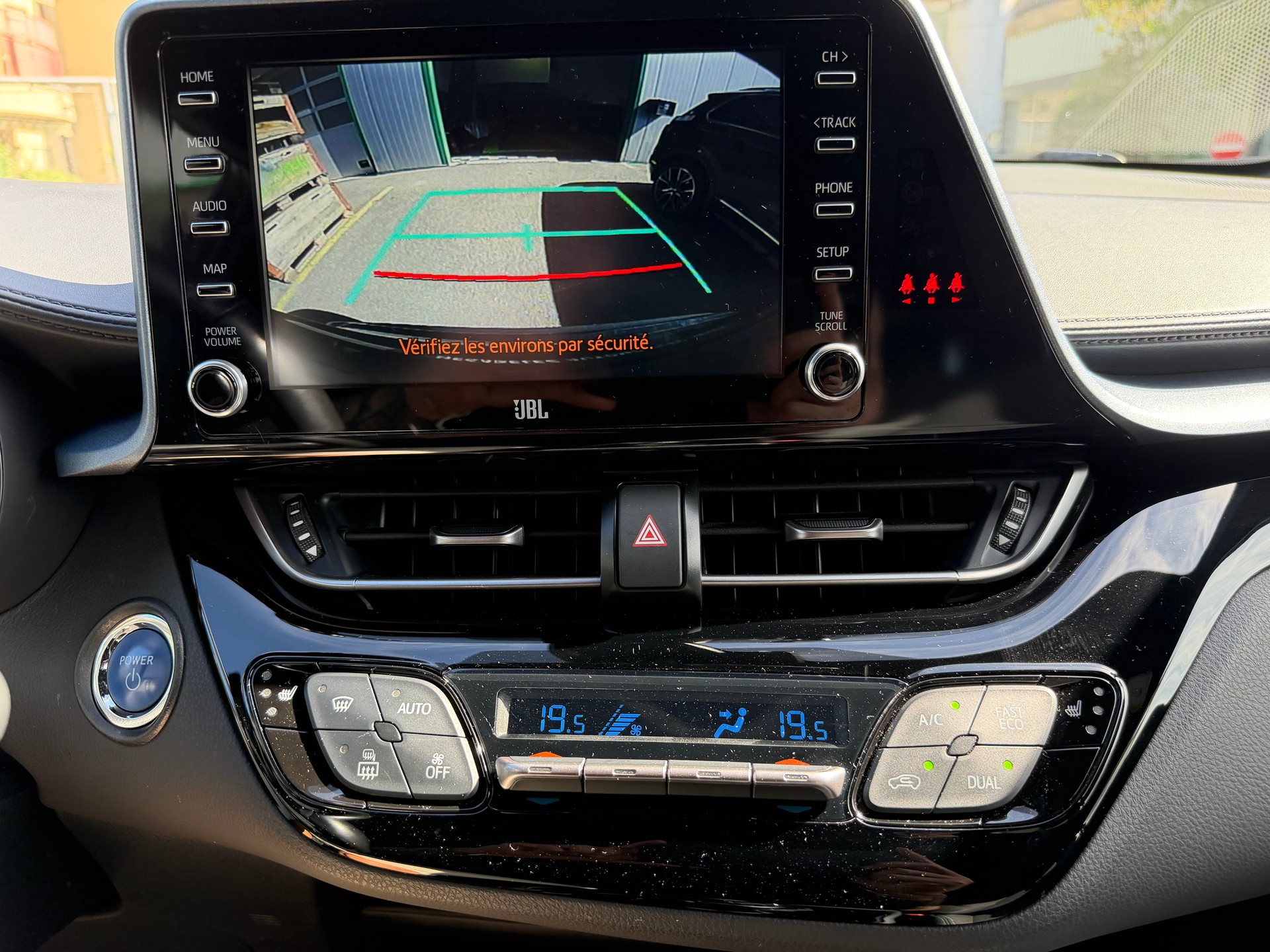 TOYOTA C-HR 2.0 HSD CVT Trend-image-13