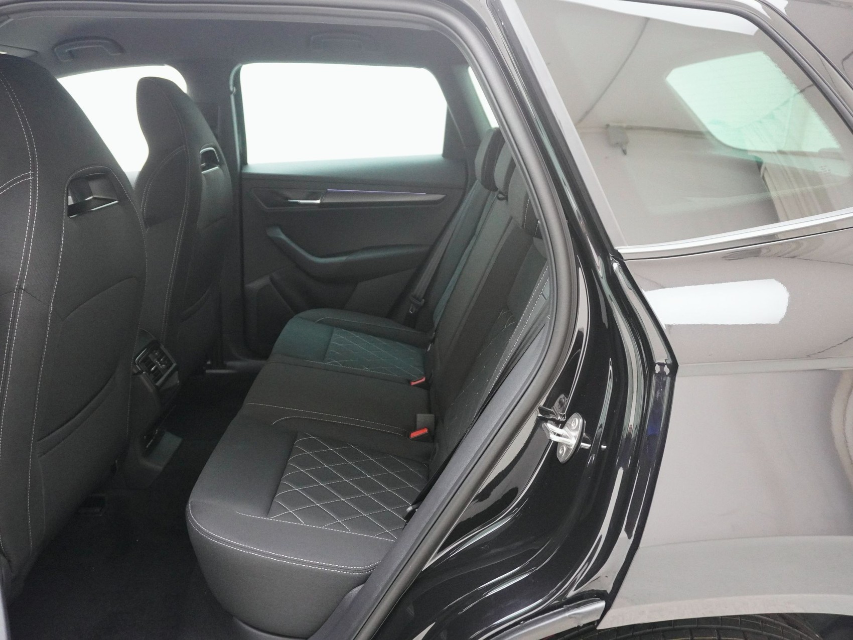 SKODA Karoq 1.5 TSI SportLine DSG-image-14