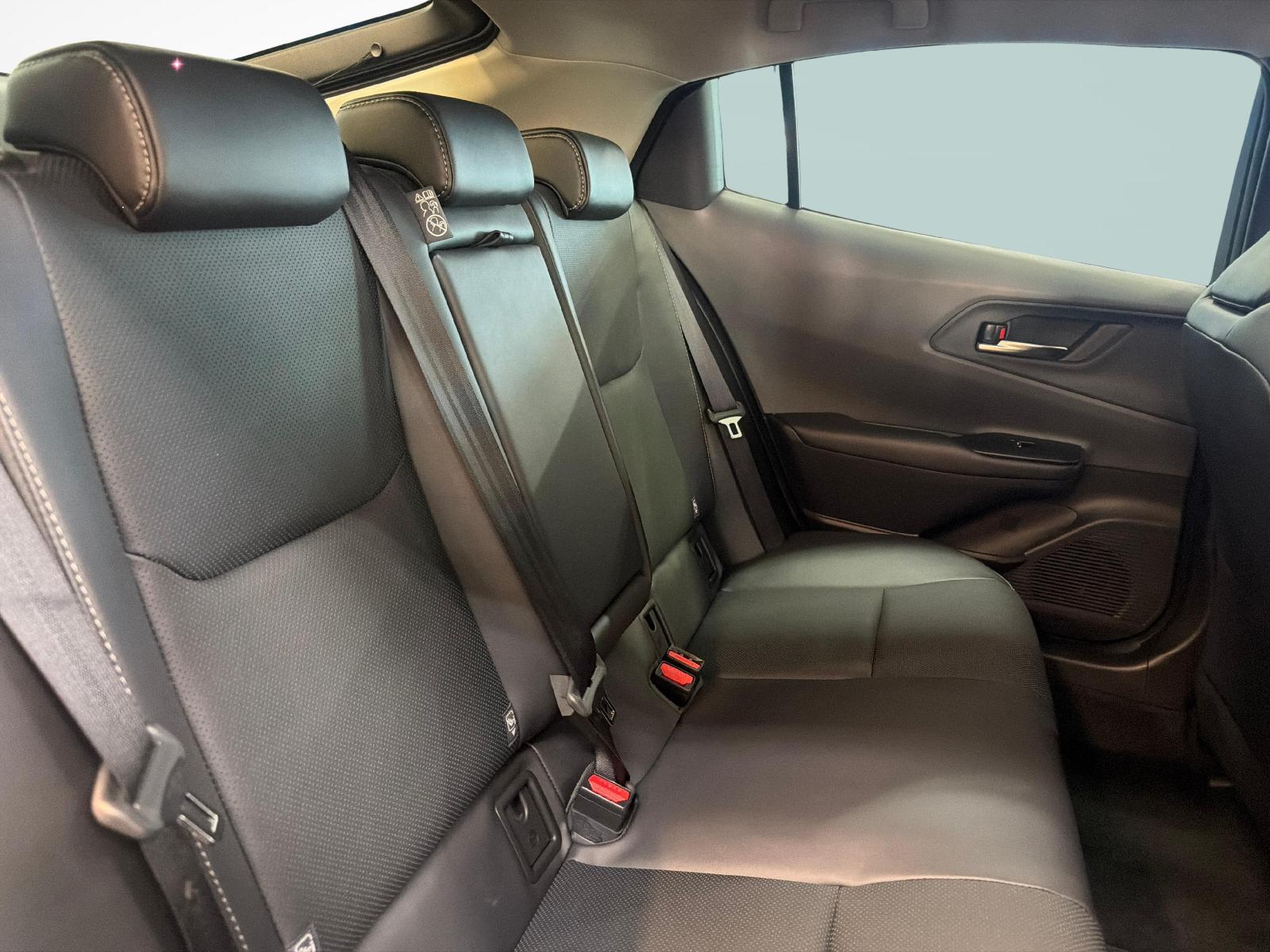 TOYOTA Prius 2.0 Plug-In-Hybrid Premium-image-18