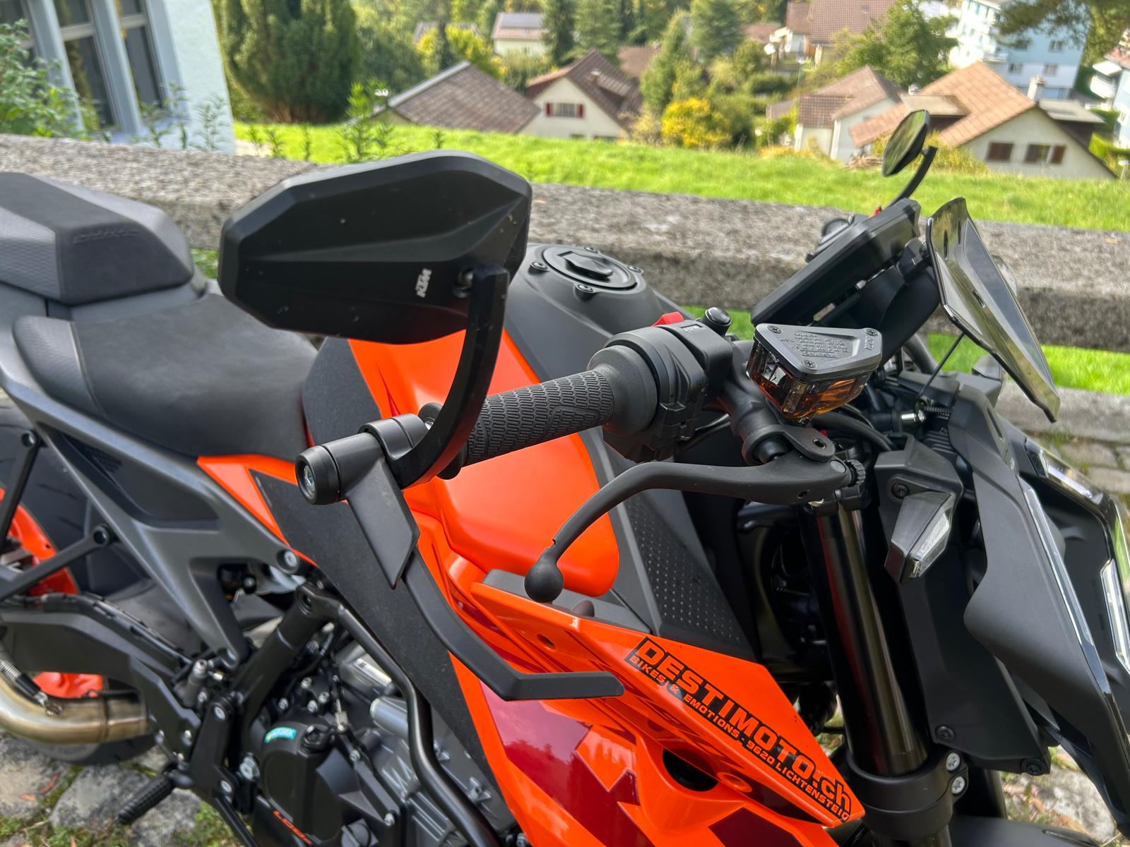 KTM 990 Duke-image-4