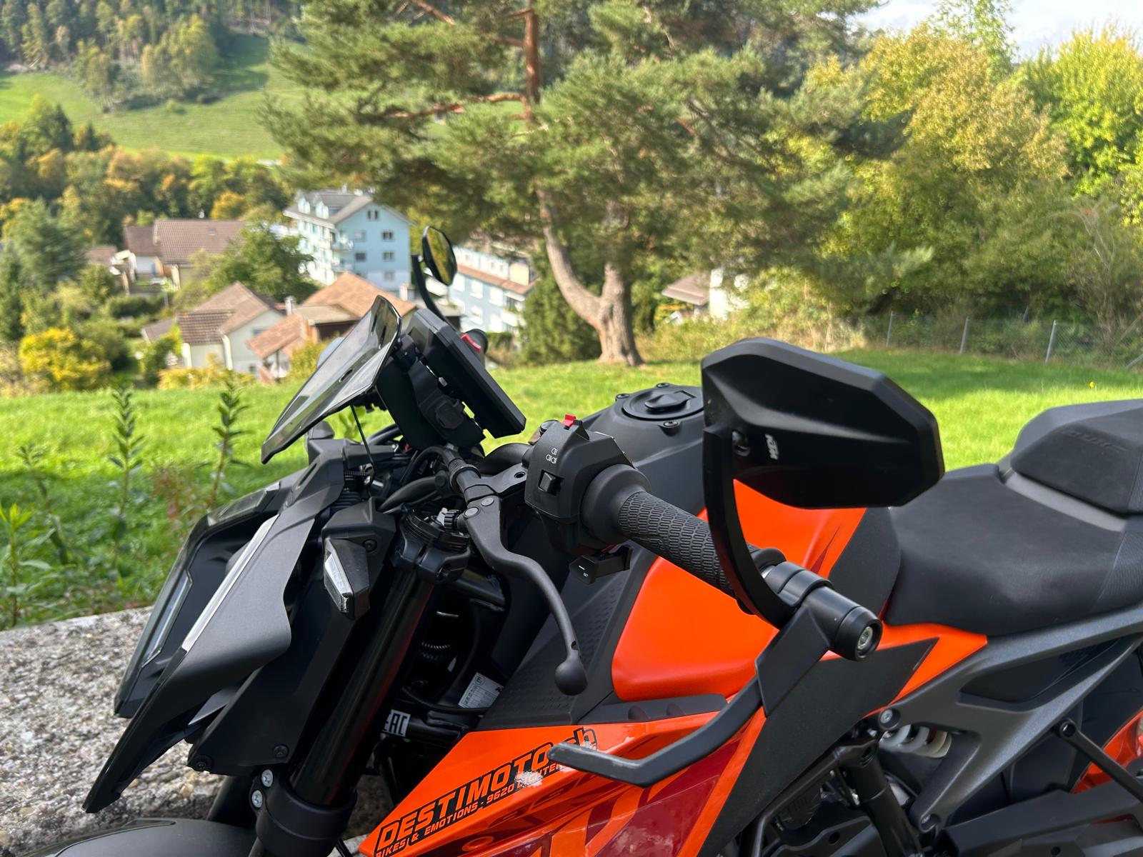 KTM 990 Duke-image-9