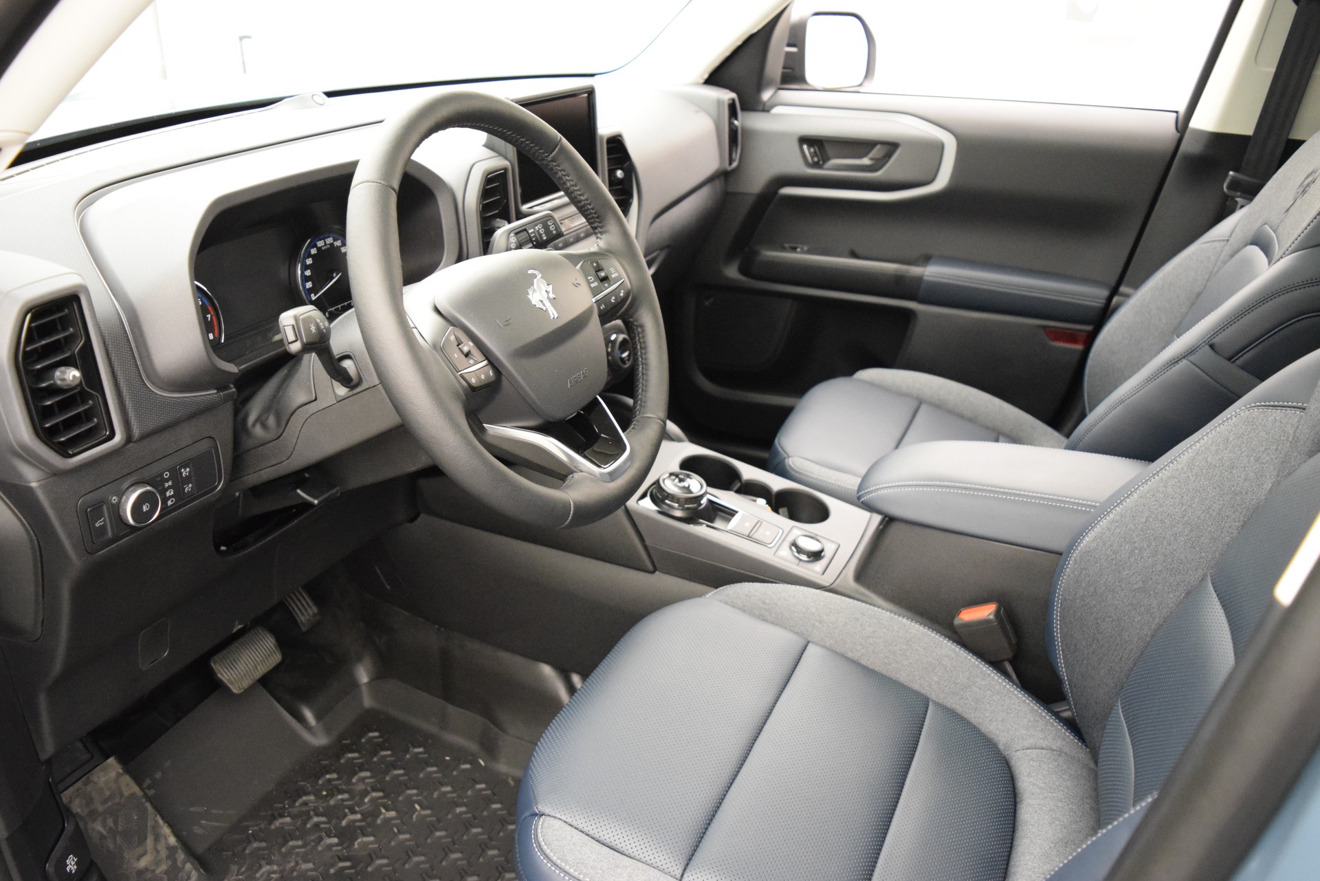 FORD Bronco Sport First Edition 2.0 Eco Boost-image-10