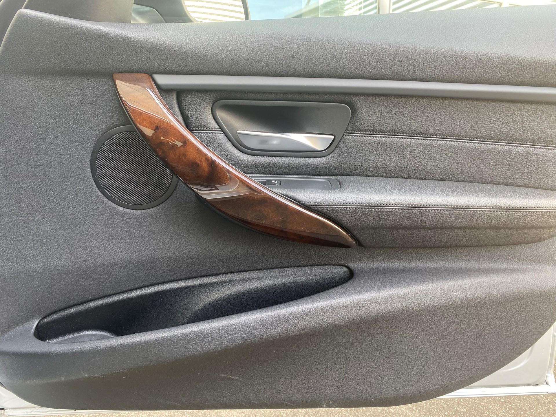 BMW 328i Luxury Line Steptronic-image-12