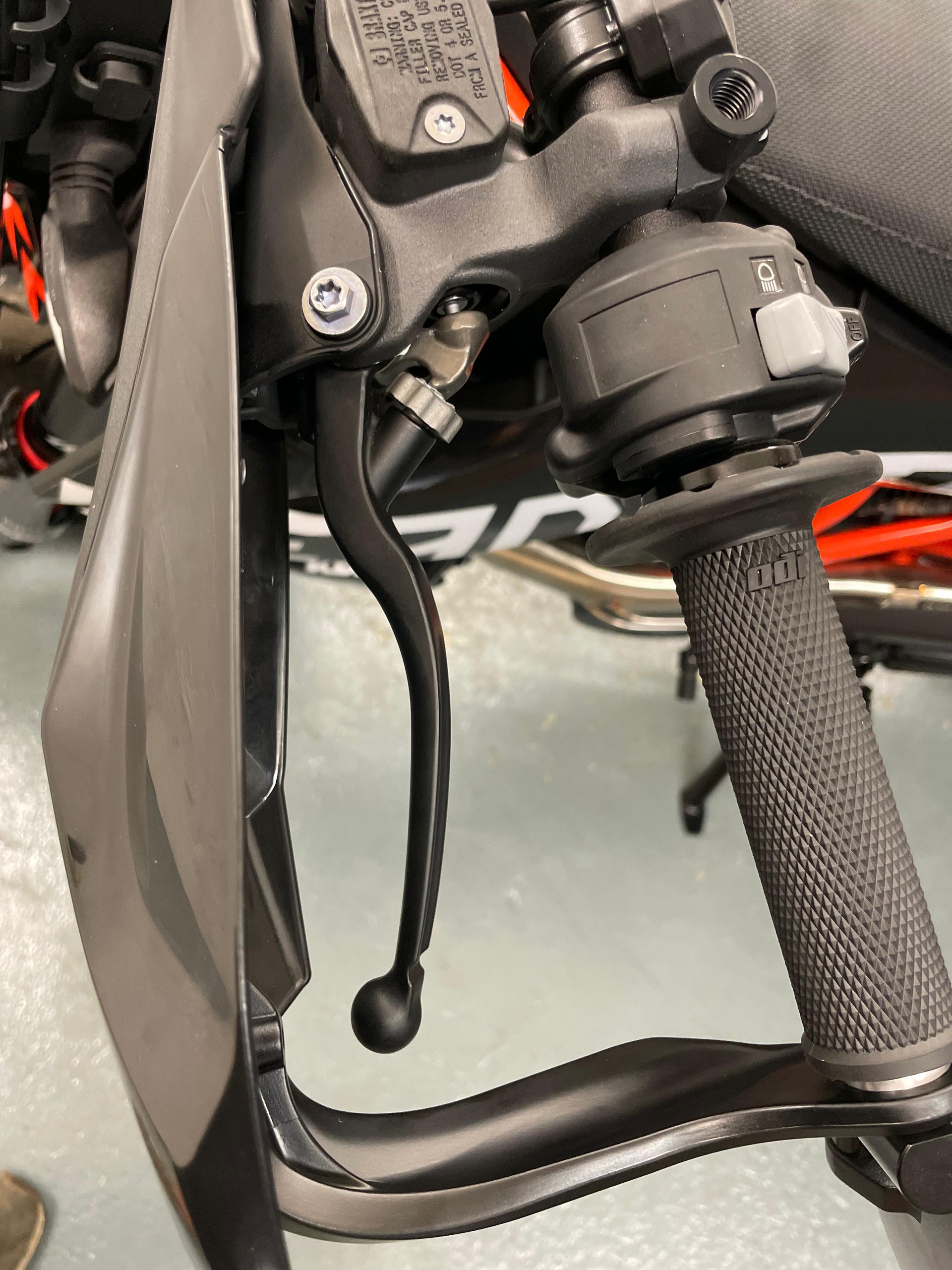 KTM 690 SMC R ABS (35 kW)-image-14