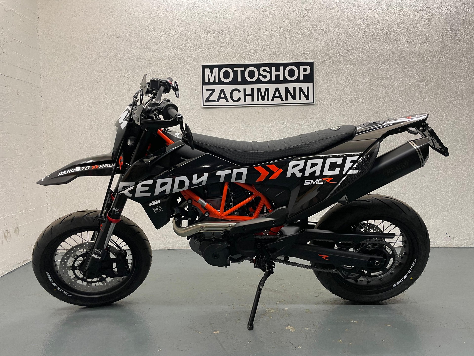 KTM 690 SMC R ABS (35 kW)-image-3