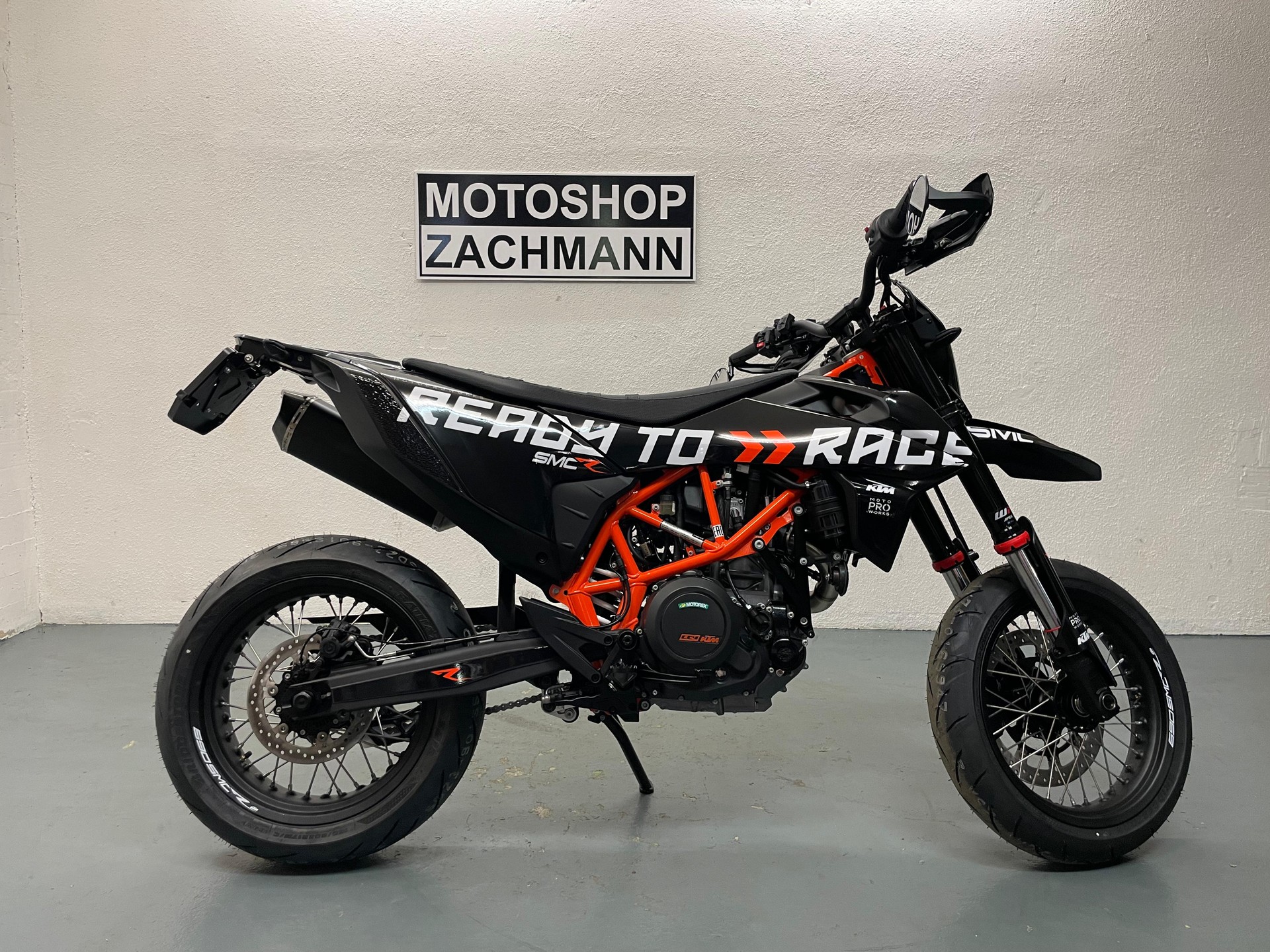KTM 690 SMC R ABS (35 kW)-image-0