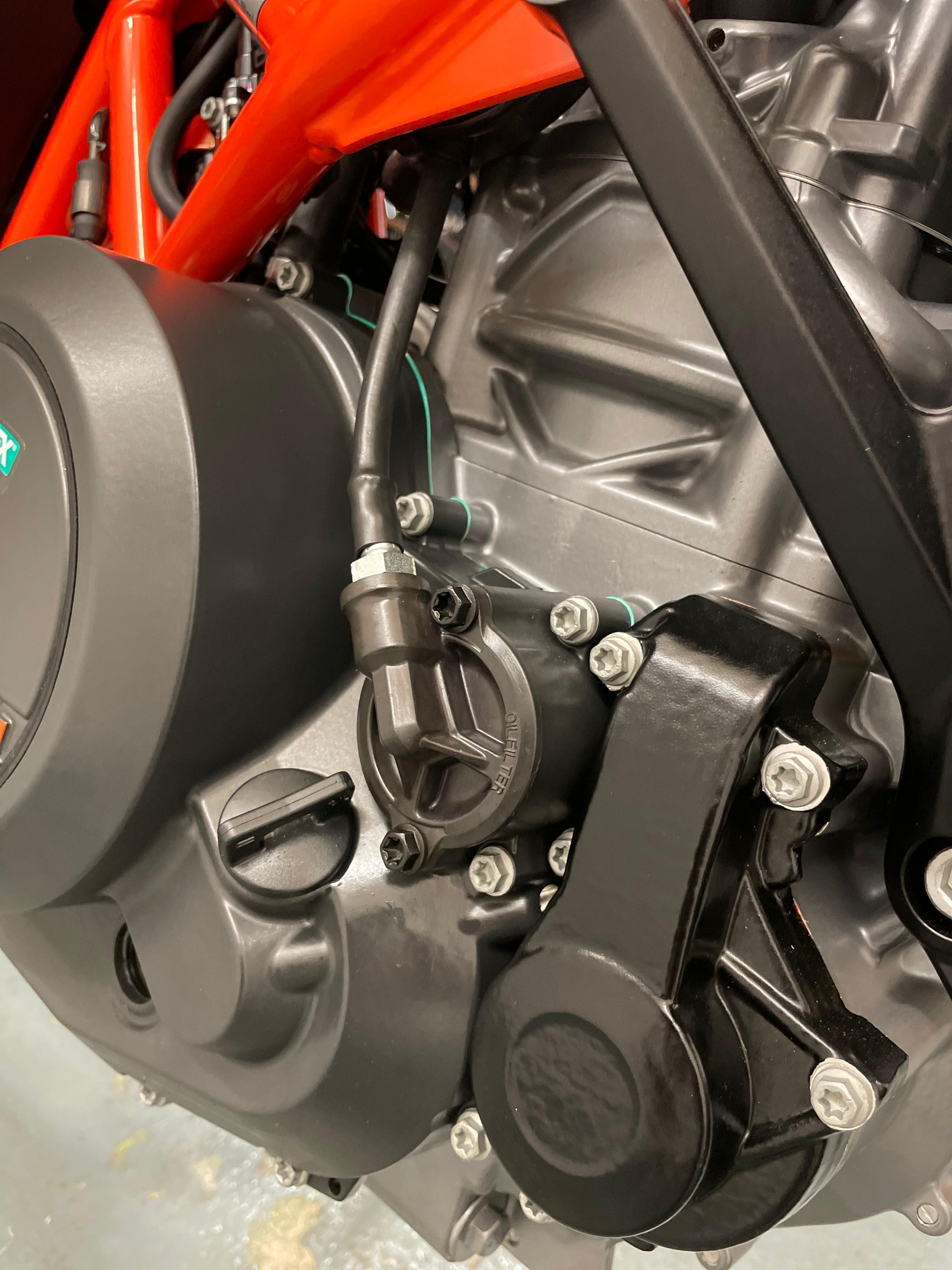 KTM 690 SMC R ABS (35 kW)-image-11