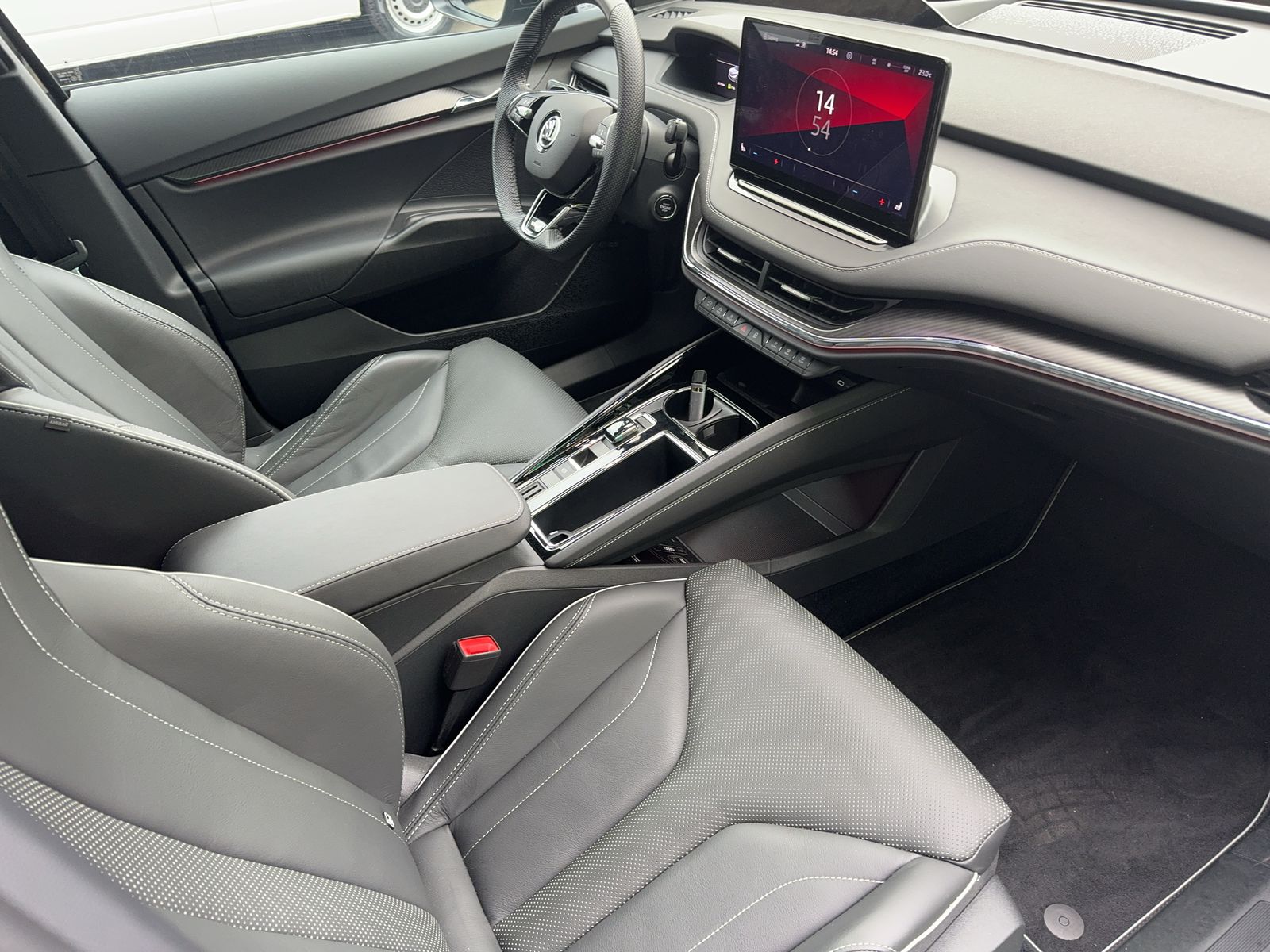 SKODA Enyaq Coupé RS iV 80 4x4-image-8