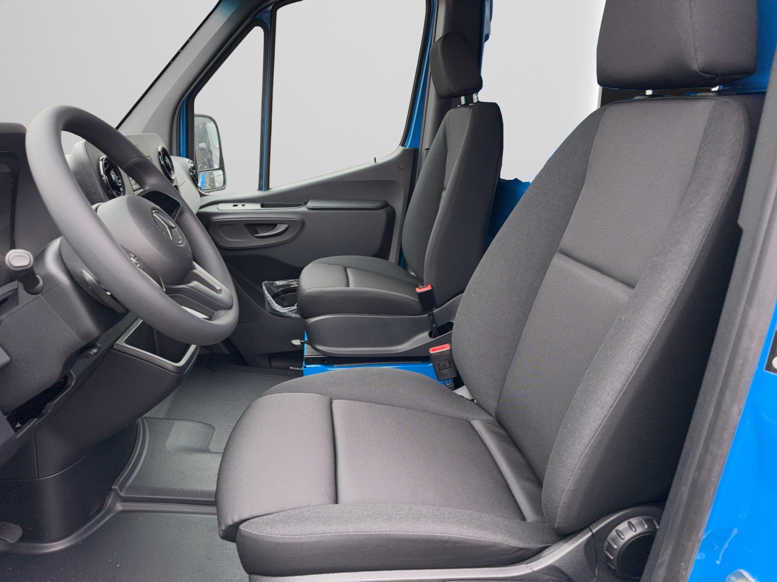 MERCEDES-BENZ Sprinter 319 CDI Standard 9G-TRONIC-image-9