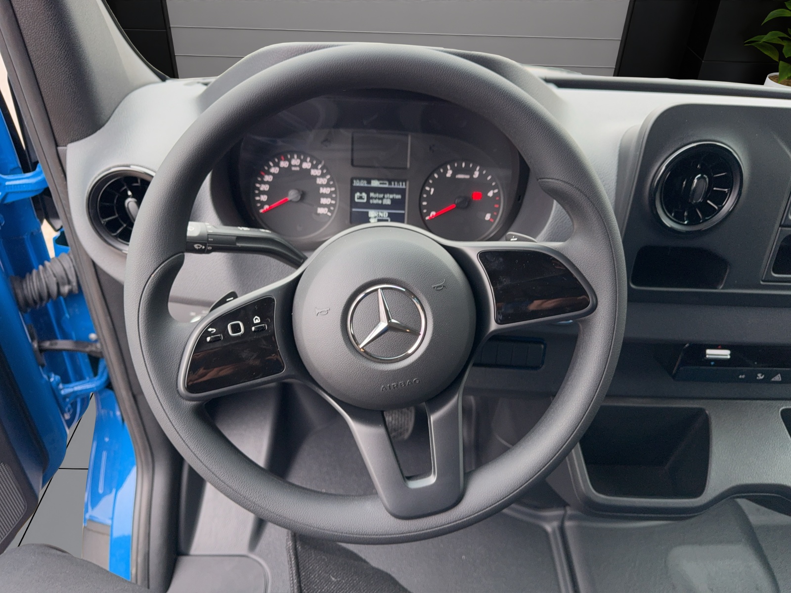 MERCEDES-BENZ Sprinter 319 CDI Standard 9G-TRONIC-image-12