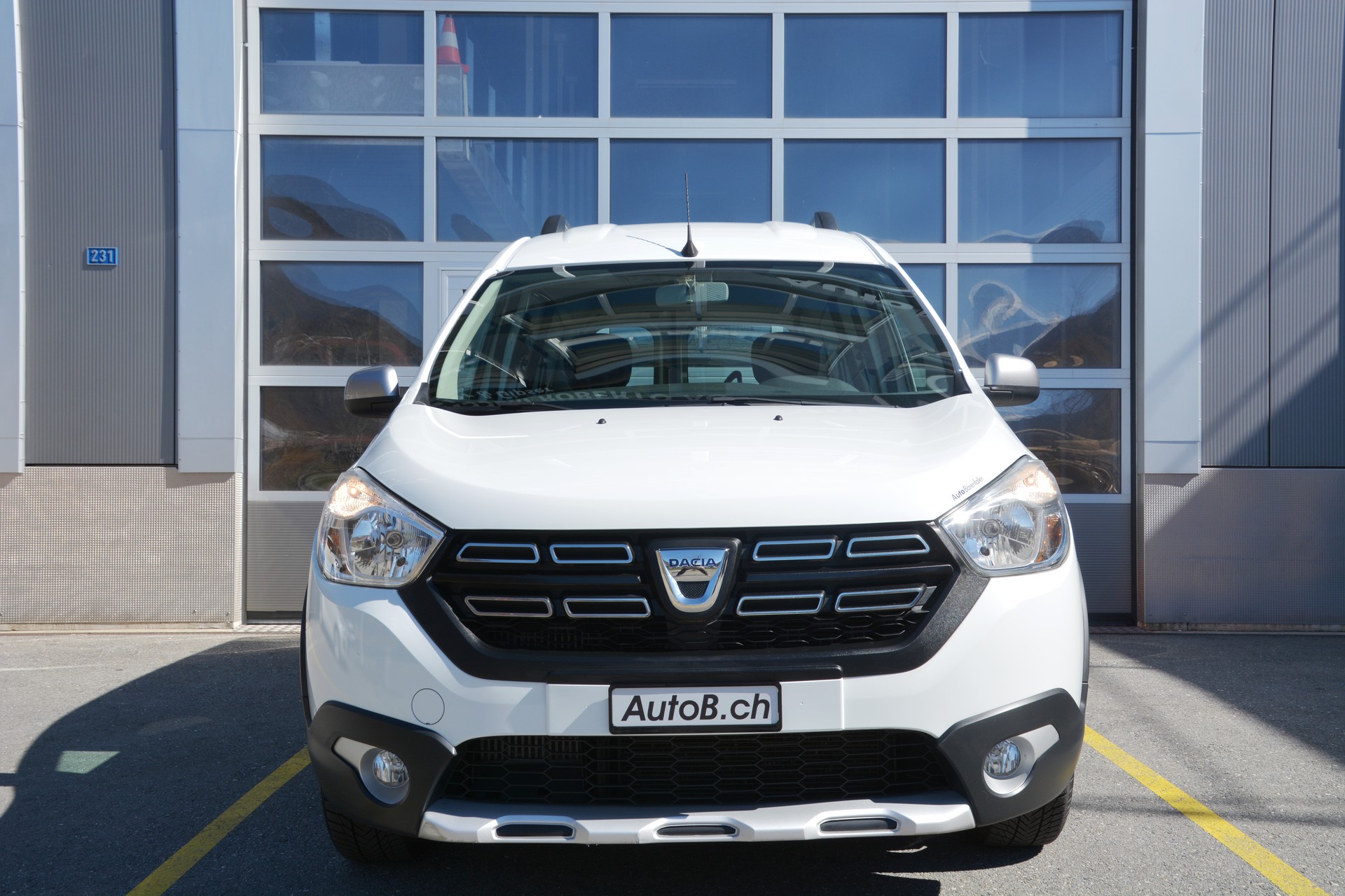 DACIA Dokker 1.2 T Stepway-image-2