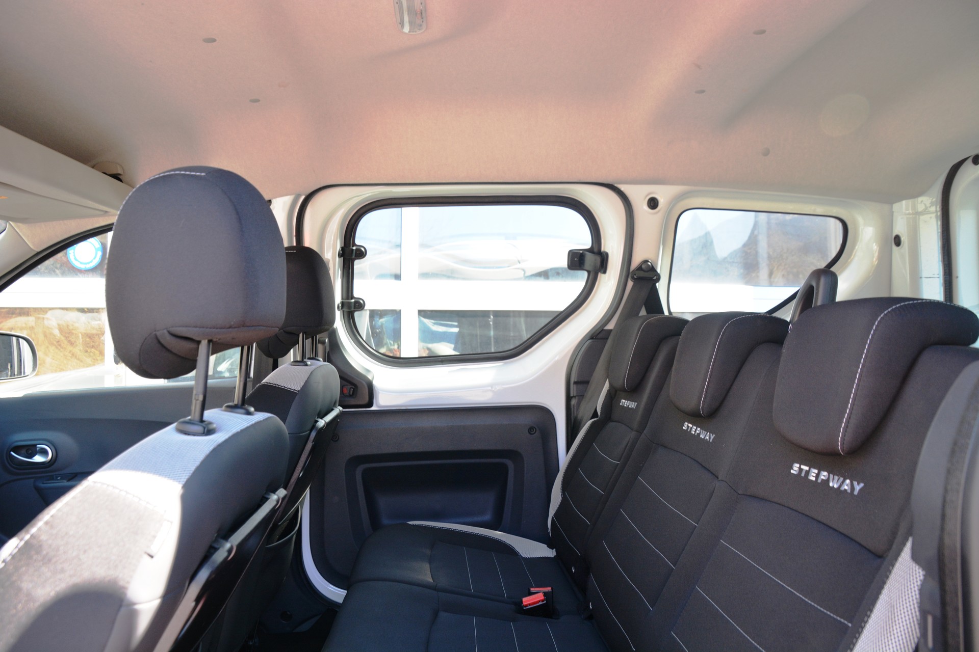 DACIA Dokker 1.2 T Stepway-image-14