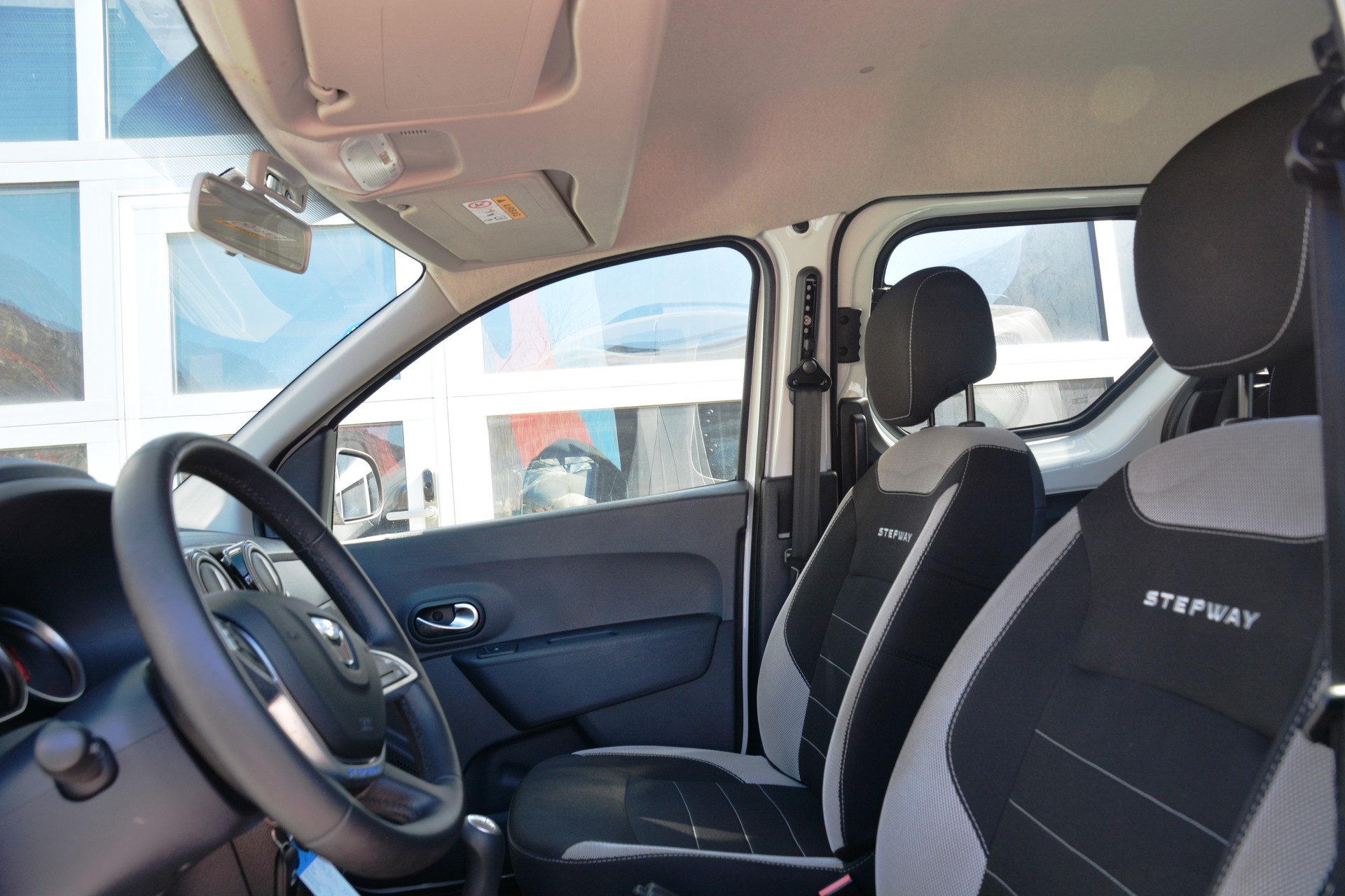 DACIA Dokker 1.2 T Stepway-image-13