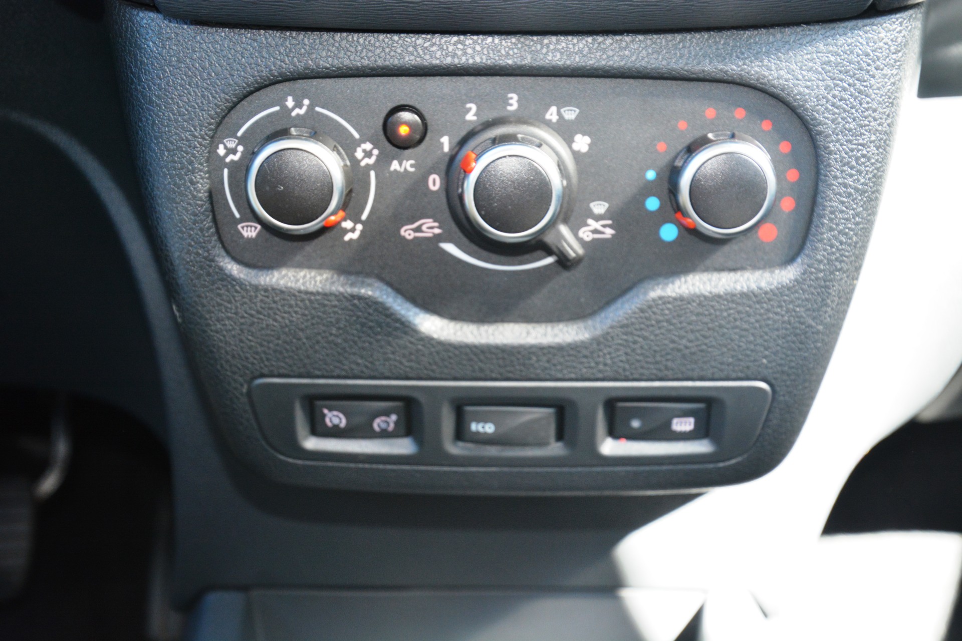 DACIA Dokker 1.2 T Stepway-image-10