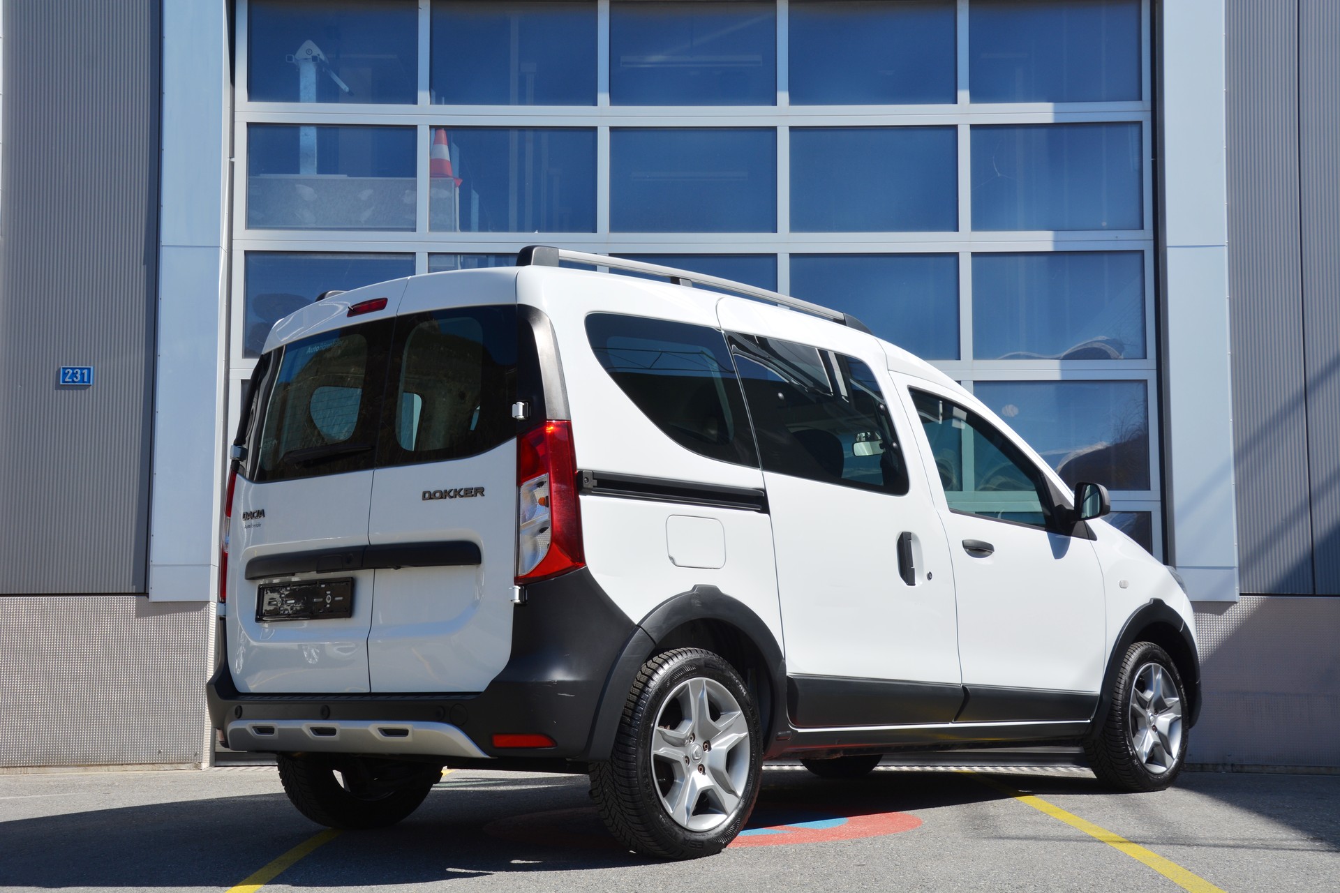DACIA Dokker 1.2 T Stepway-image-1