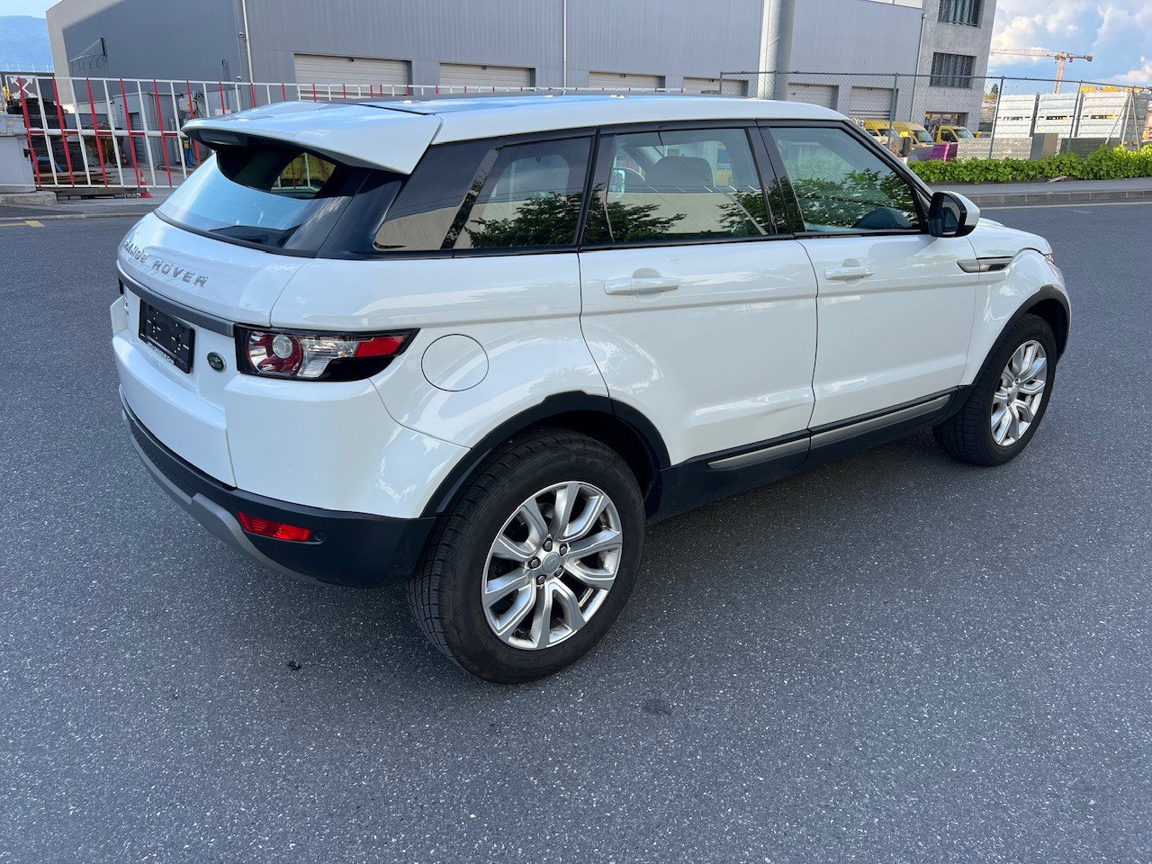 LAND ROVER Range Rover Evoque 2.2 TD4 Pure AT9-image-5