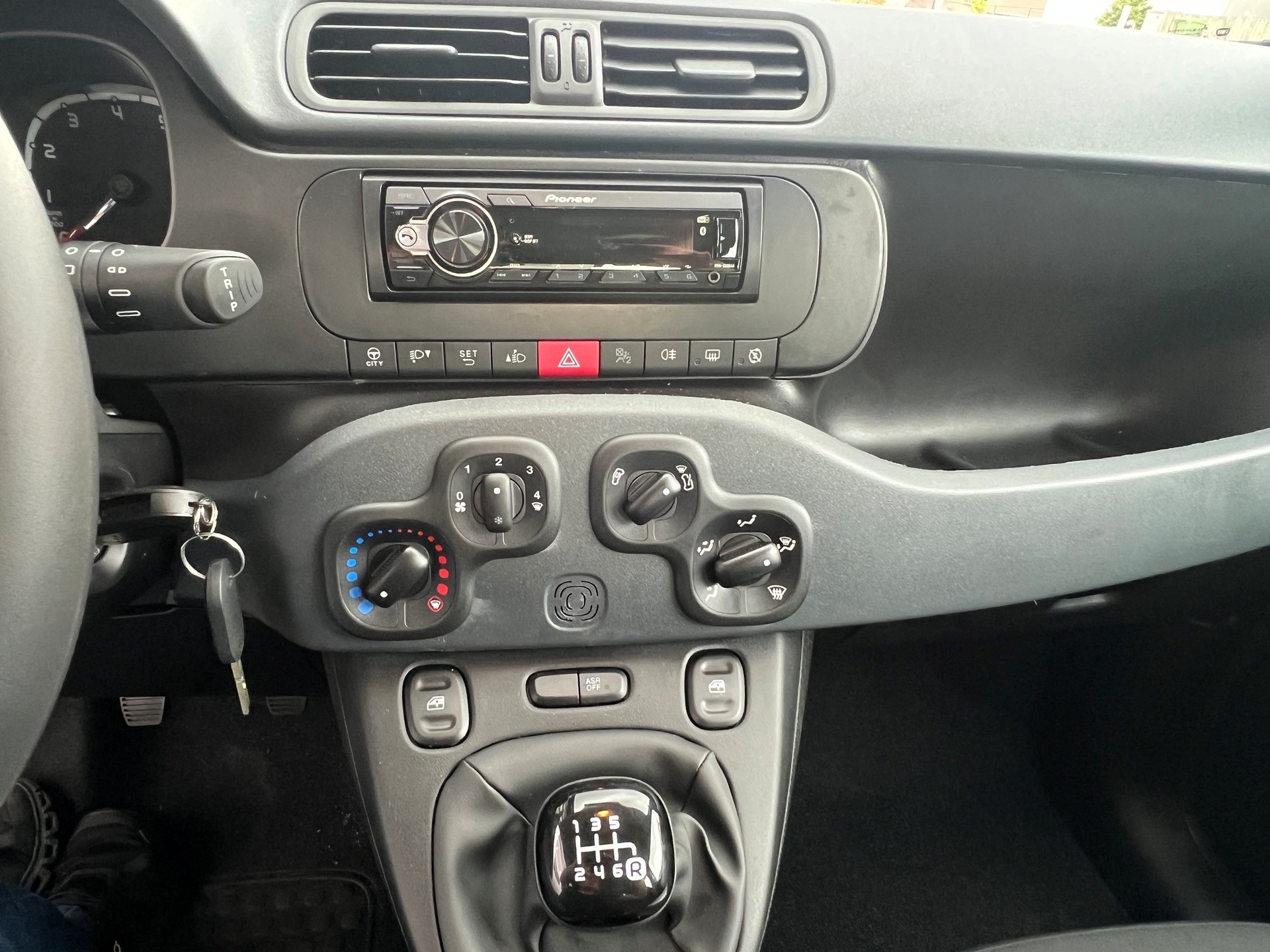 FIAT Panda 1.0 MHEV City Life-image-9