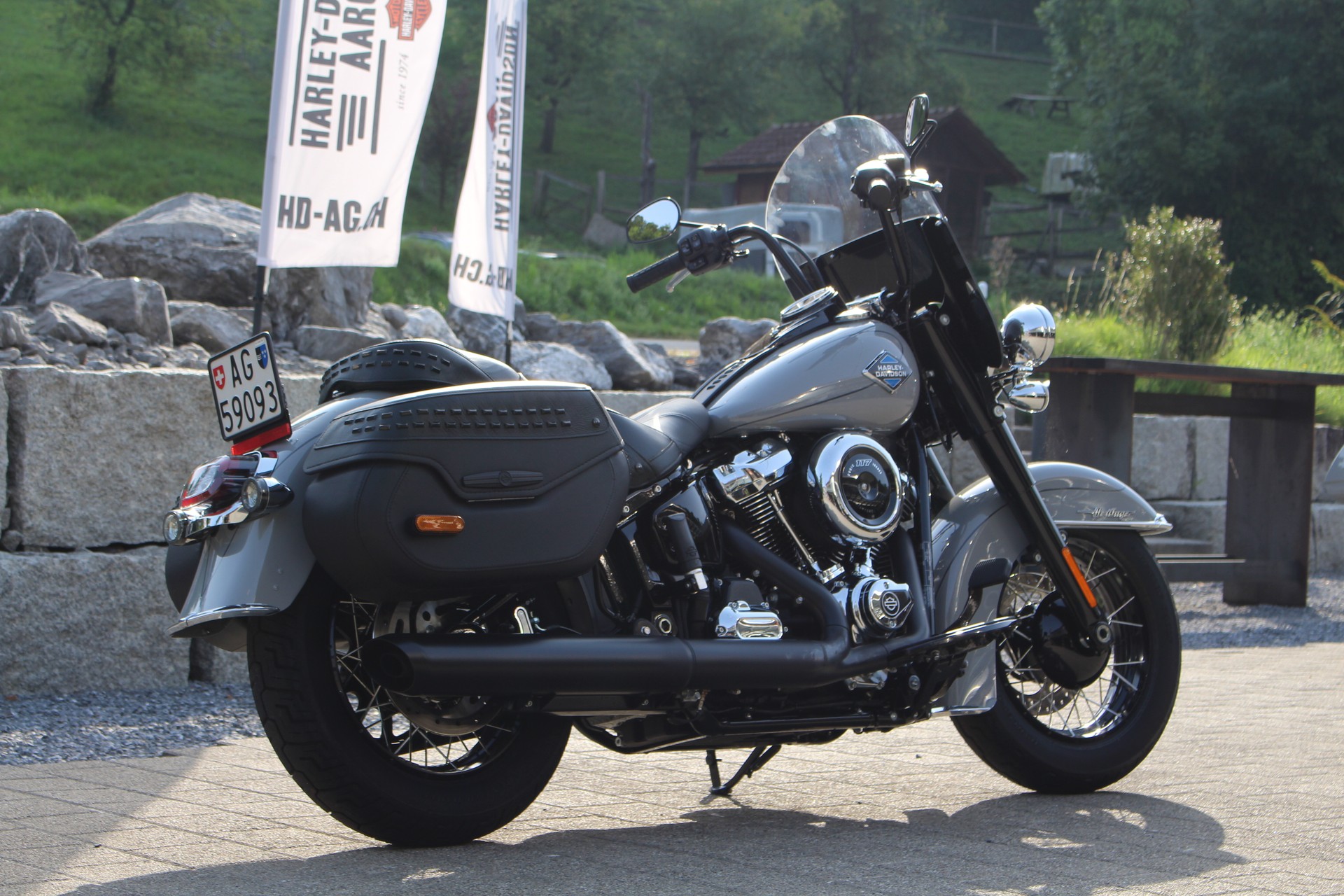 HARLEY-DAVIDSON FLHC Heritage Classic 117-image-2