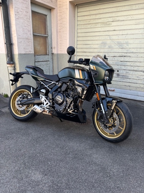 SUZUKI 8TT