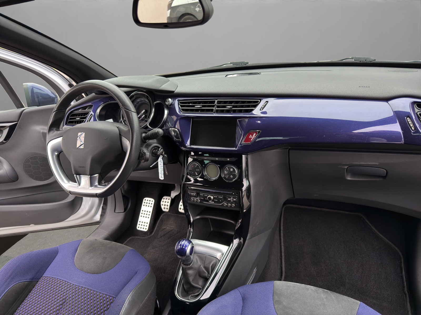 DS AUTOMOBILES DS3 Cabrio 1.6 VTi SO Chic-image-13