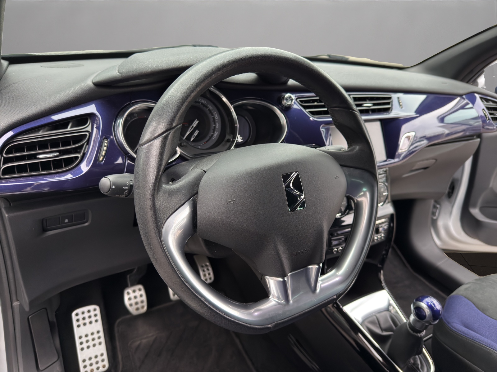 DS AUTOMOBILES DS3 Cabrio 1.6 VTi SO Chic-image-9