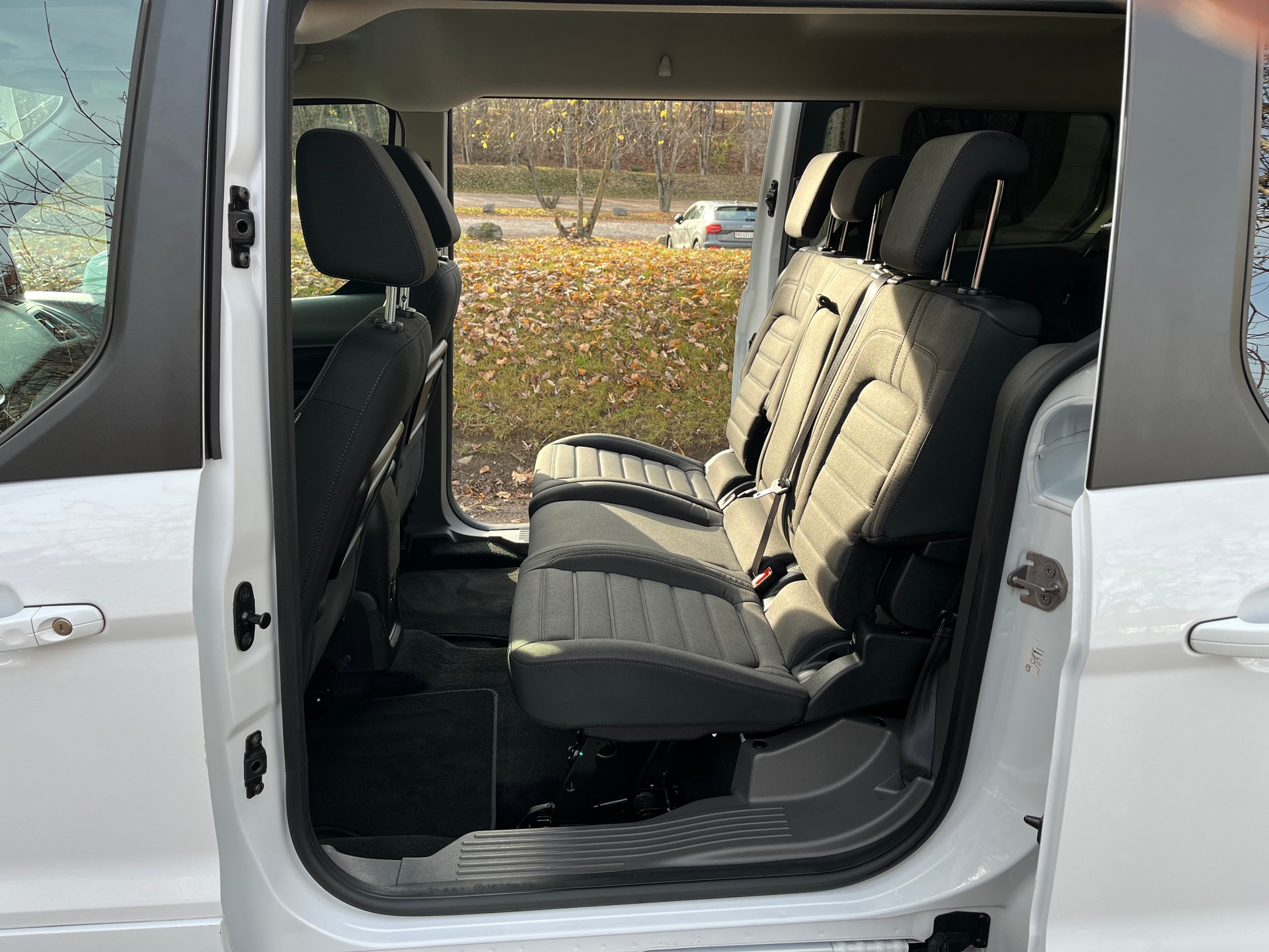 FORD Grand Tourneo Connect 1.5 EcoBlue Titanium-image-12