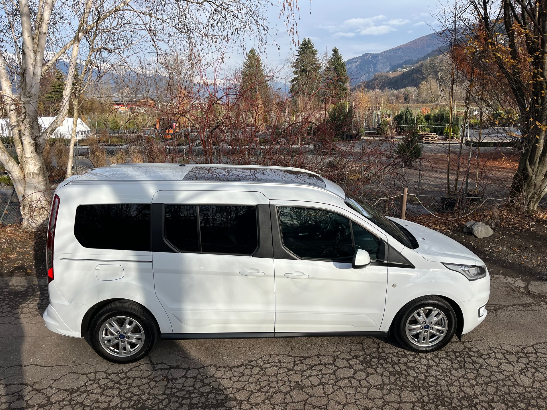 FORD Grand Tourneo Connect 1.5 EcoBlue Titanium-image-6