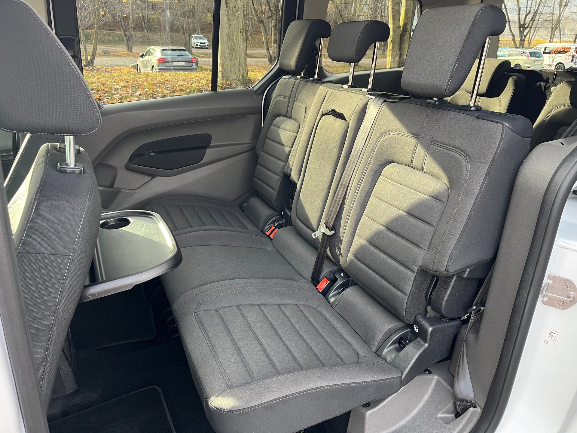 FORD Grand Tourneo Connect 1.5 EcoBlue Titanium-image-18