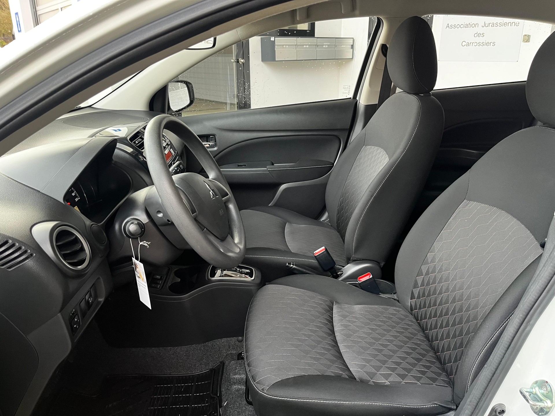 MITSUBISHI Space Star 1.2 MIVEC Pure Automatique-image-4
