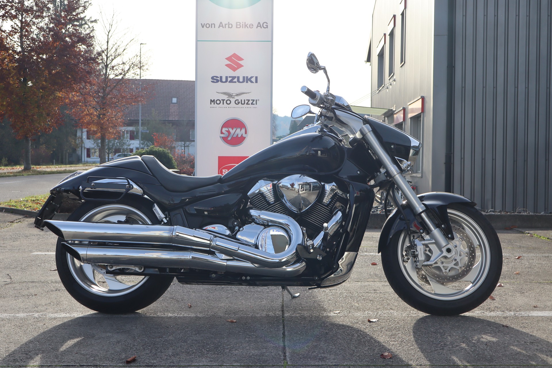 SUZUKI M 1800 R K6-image-0