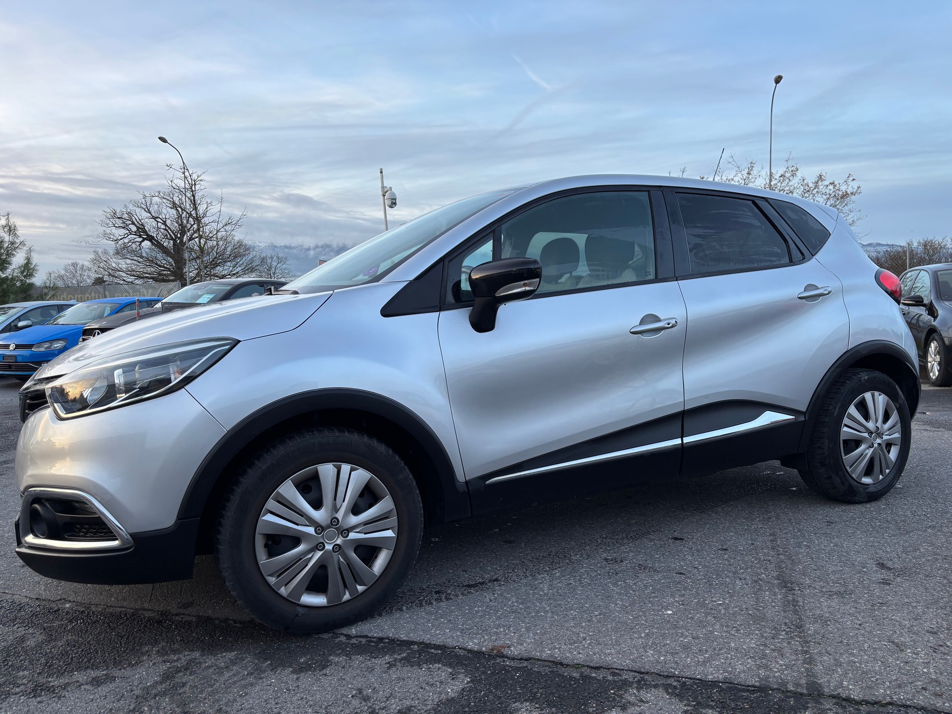 RENAULT Captur 1.2 T 16V Dynamique EDC AUTOMATIQUE-showroom-element-1