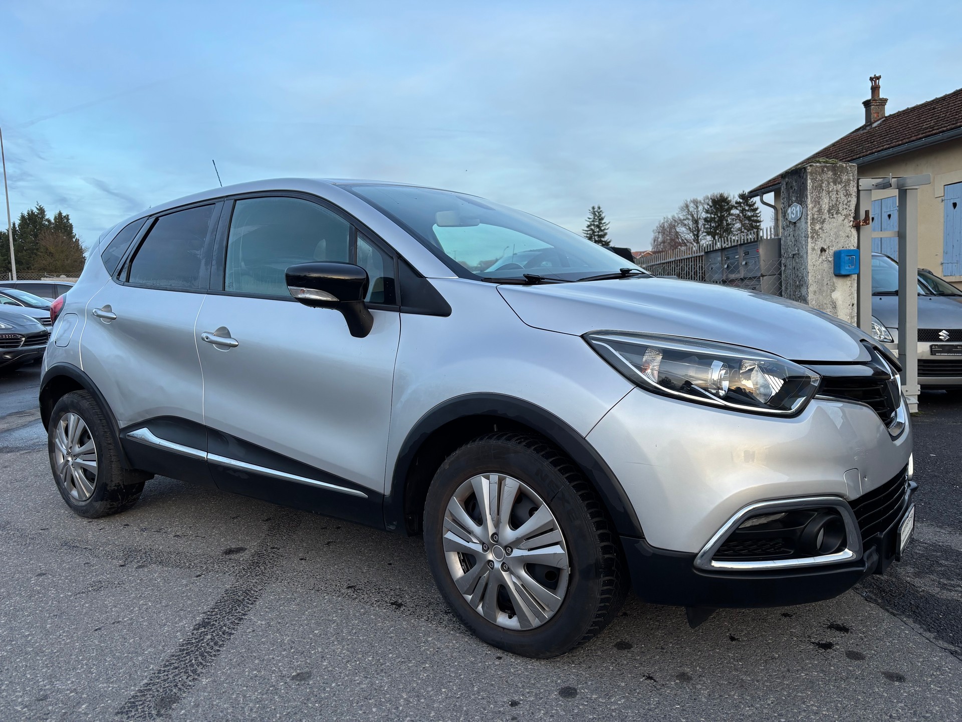 RENAULT Captur 1.2 T 16V Dynamique EDC AUTOMATIQUE-showroom-element-2