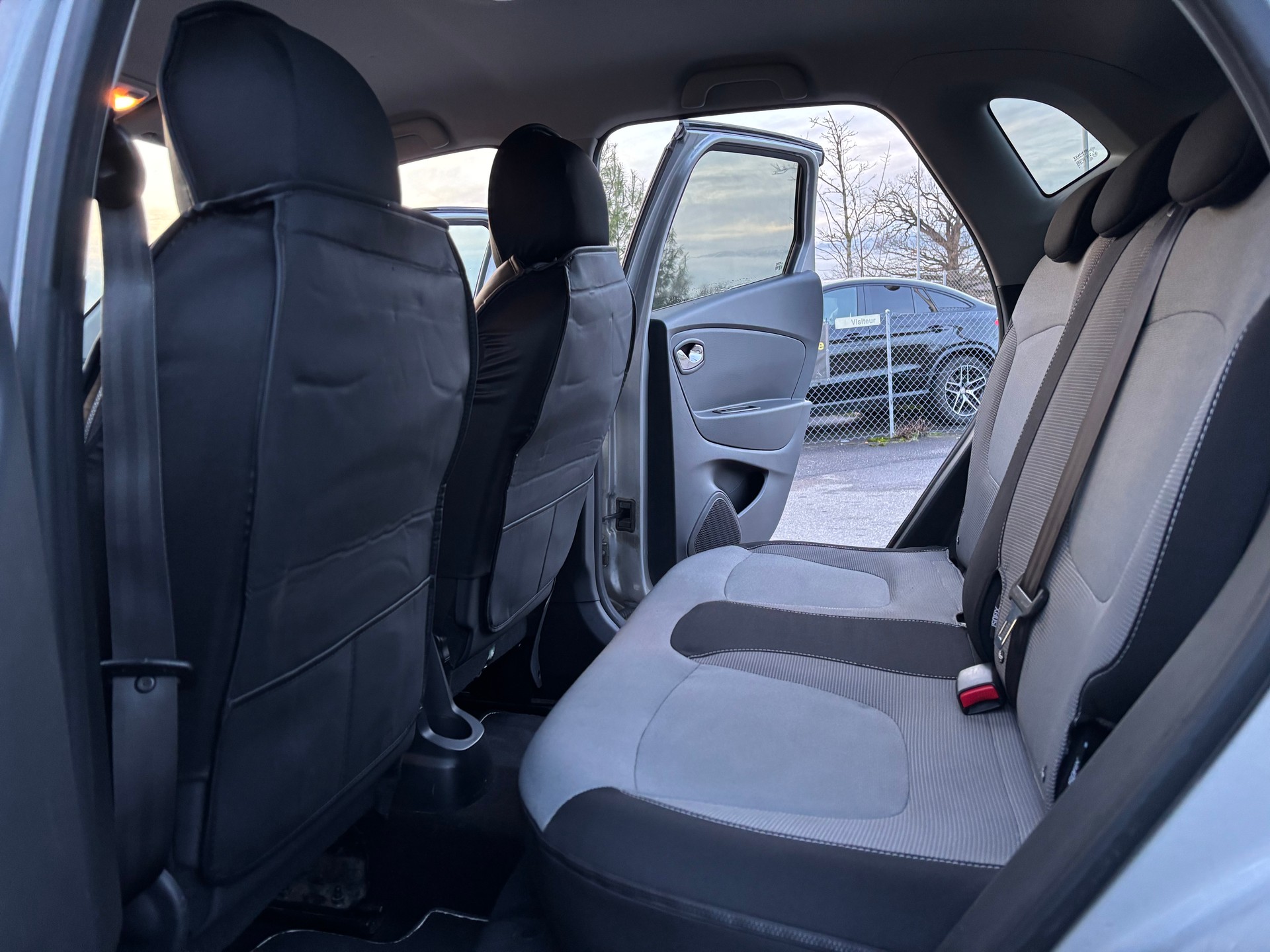 RENAULT Captur 1.2 T 16V Dynamique EDC AUTOMATIQUE-image-13