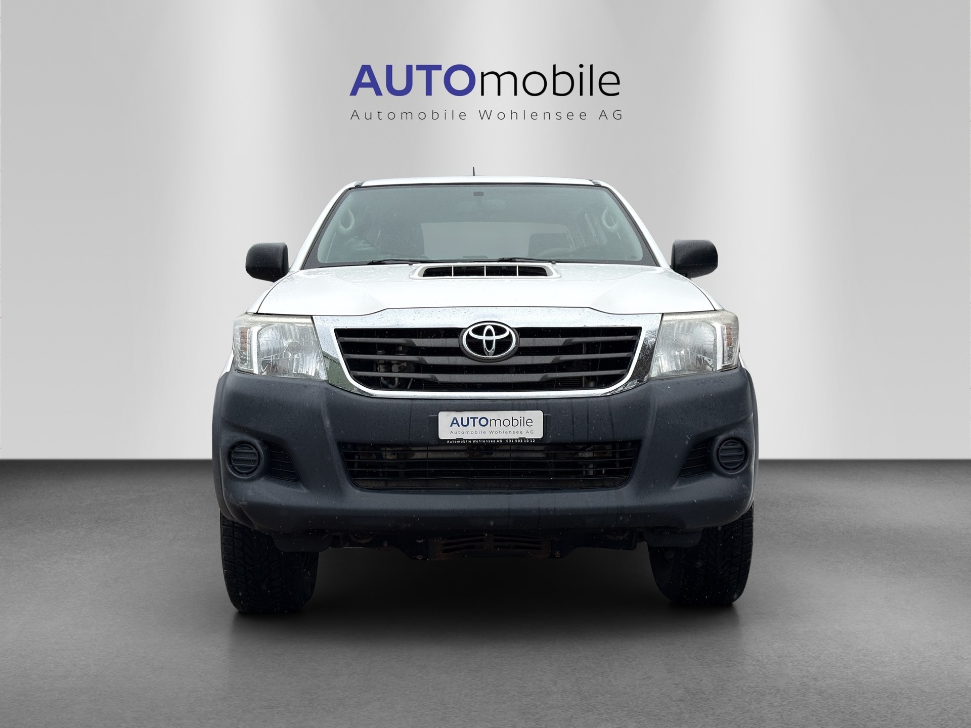 TOYOTA Hilux 2.5D 4WD Double Cab Luna-showroom-element-2