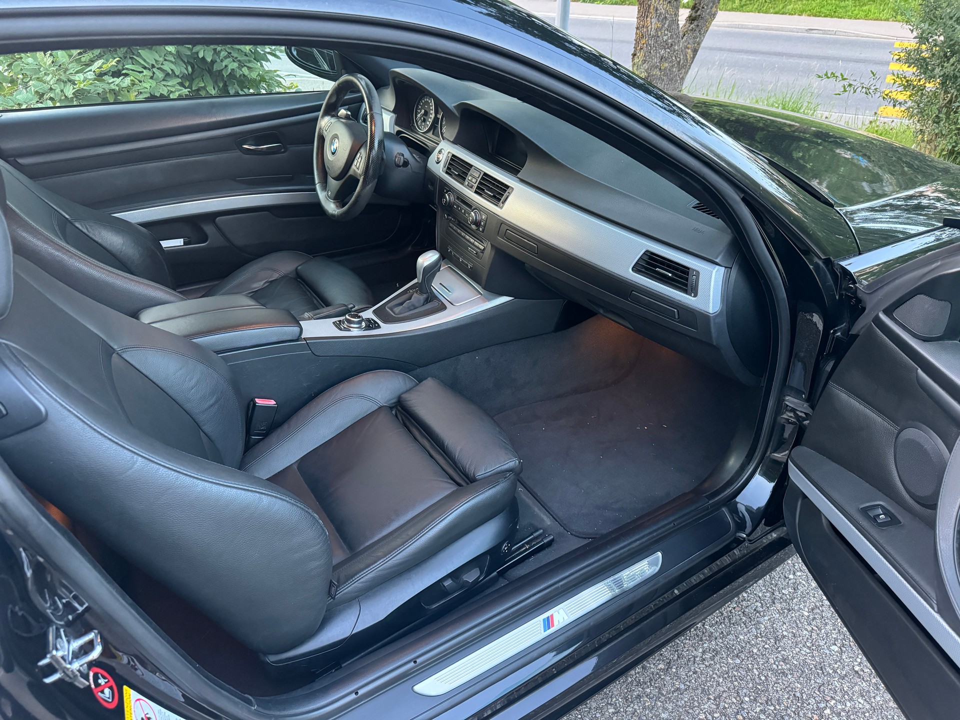 BMW 335i xDrive Coupé Steptronic-image-11